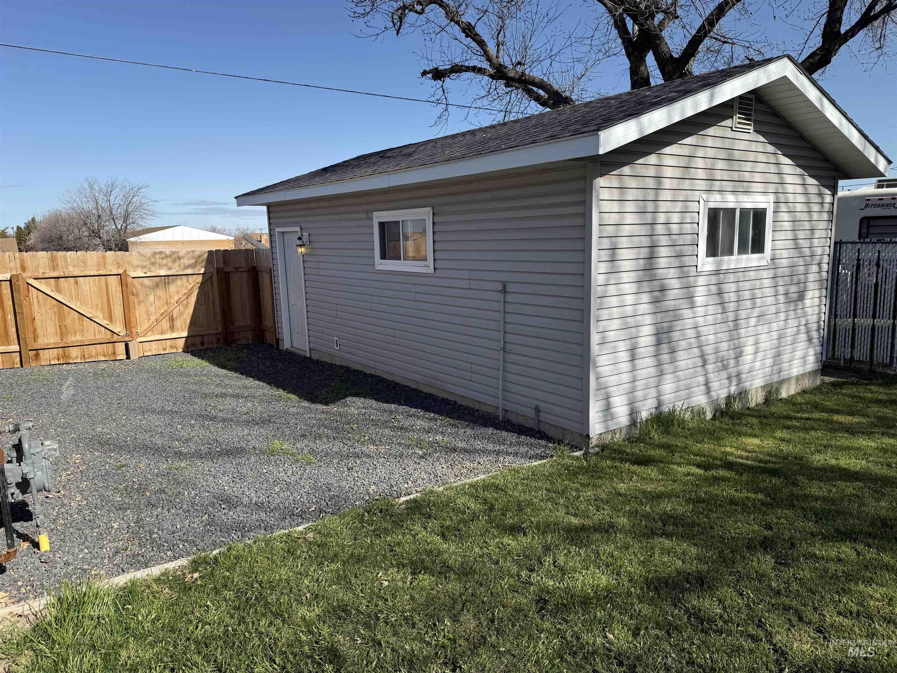 100 Sunset Circle Property Photo 4