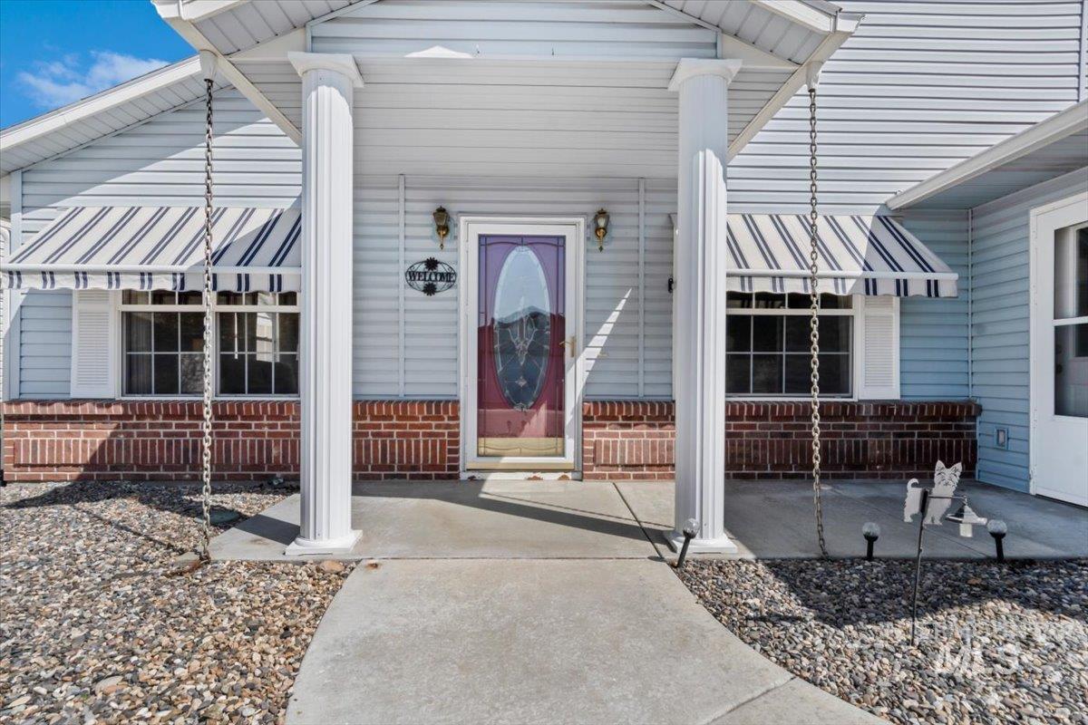 626 N Sterling Property Photo 2