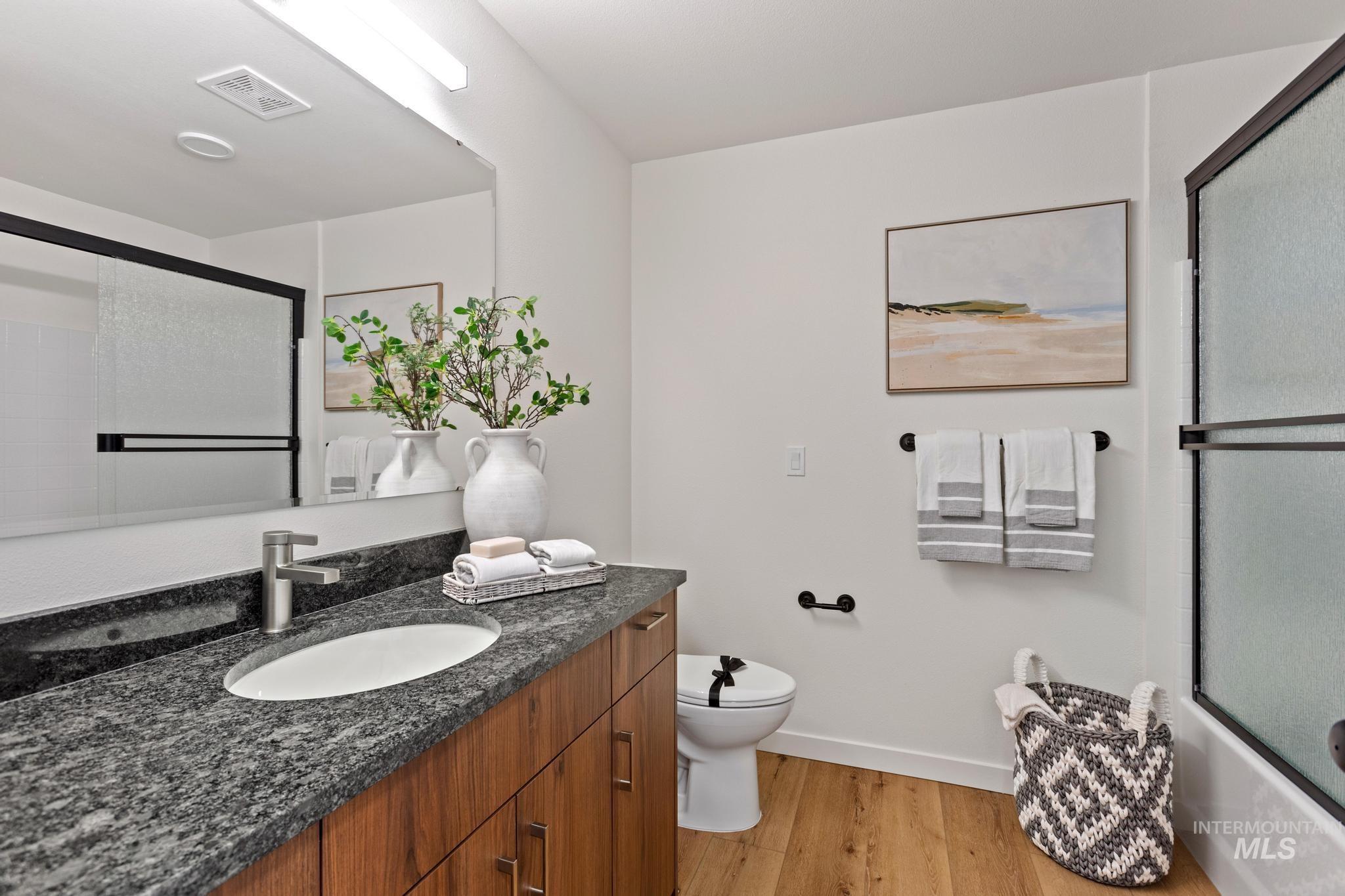 7439 W Swain Lane Property Photo 17