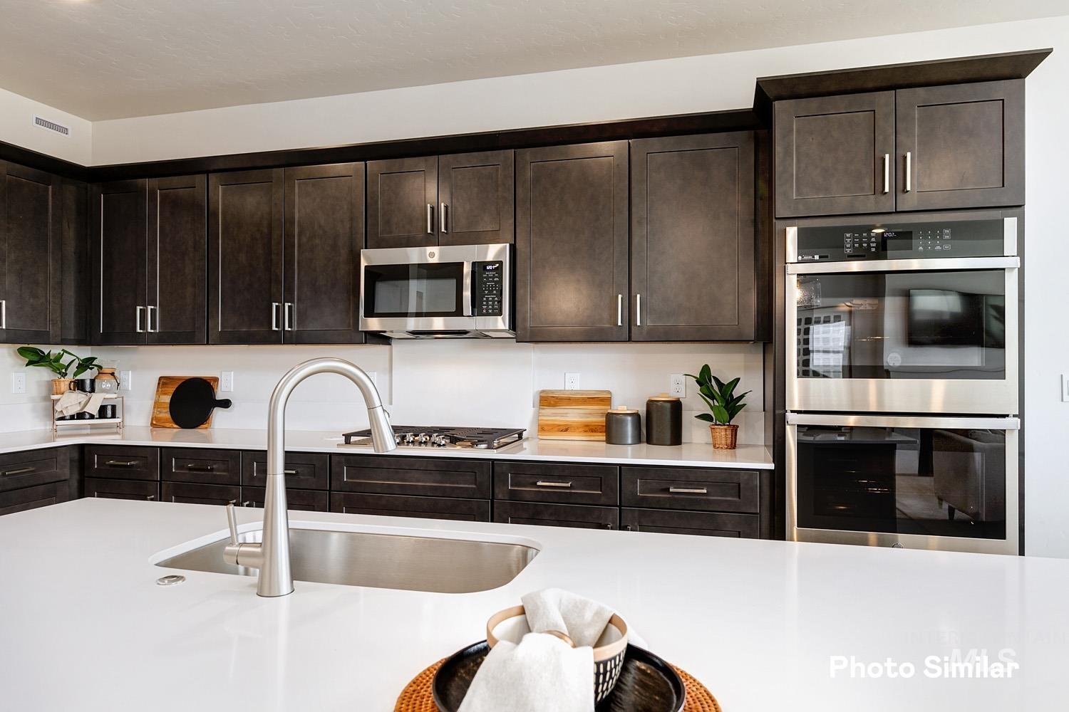 15189 Nimbus Way Property Photo 6