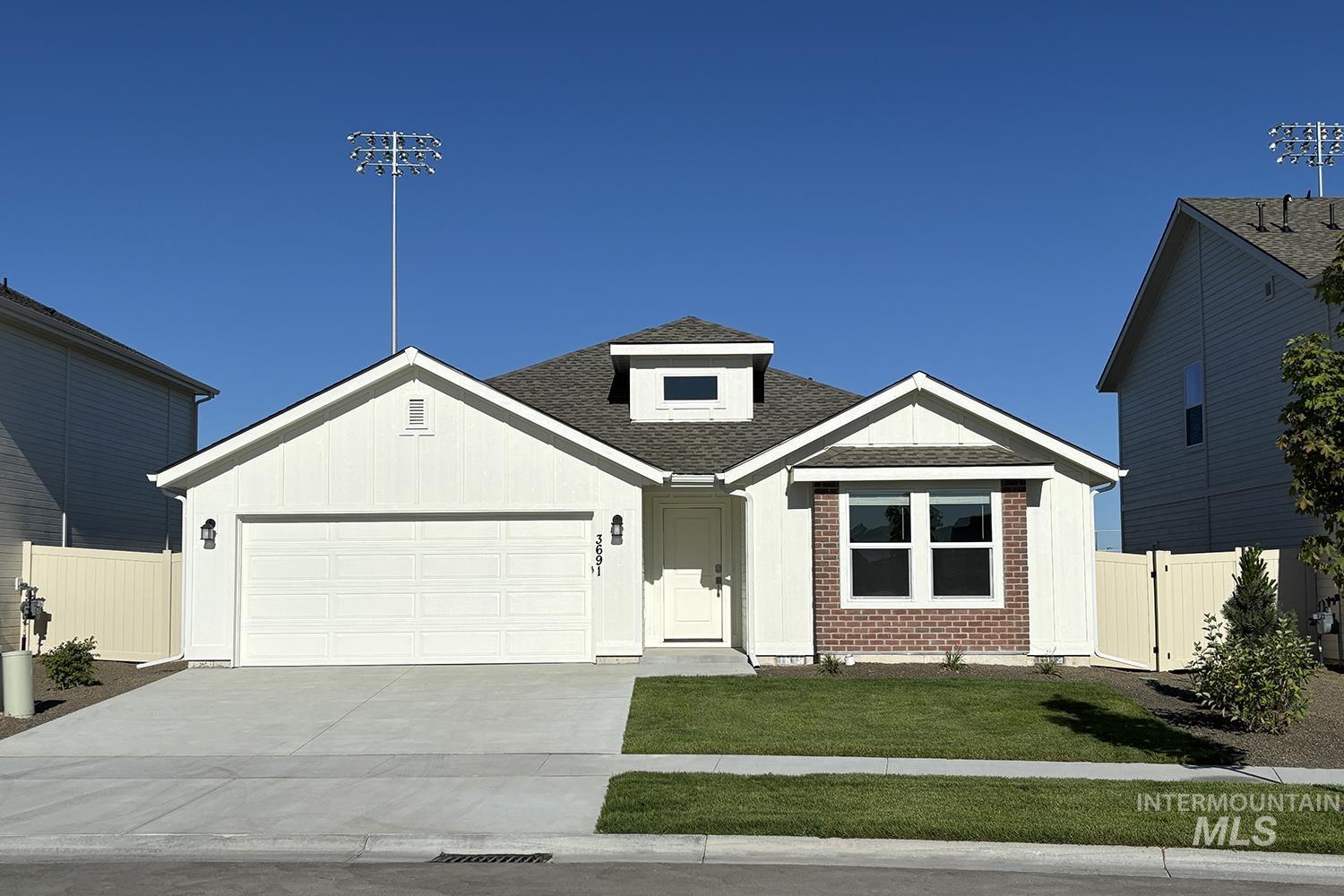 3691 N Keklik Ave Property Photo 1