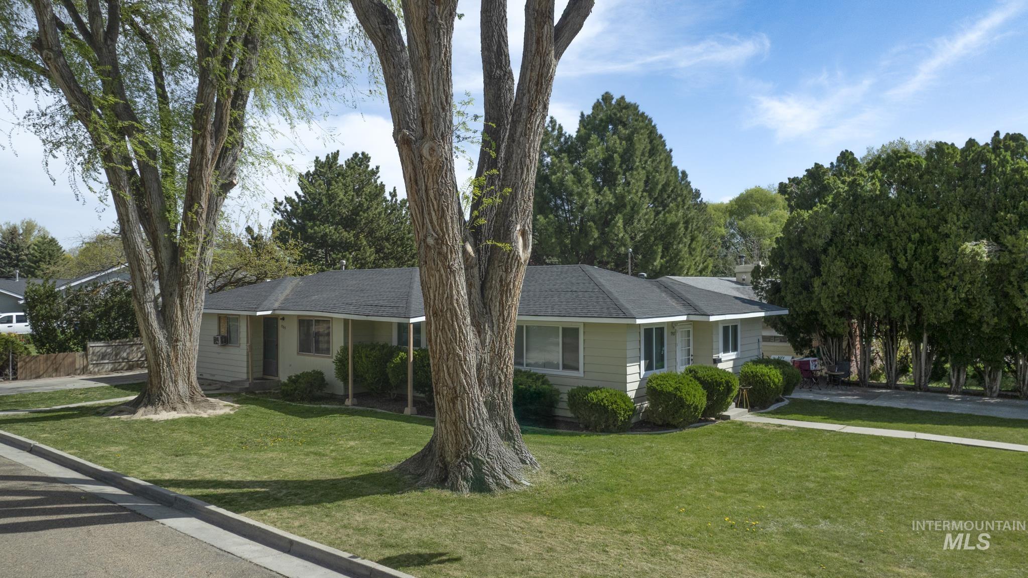 1905 Ray Ave. Property Photo