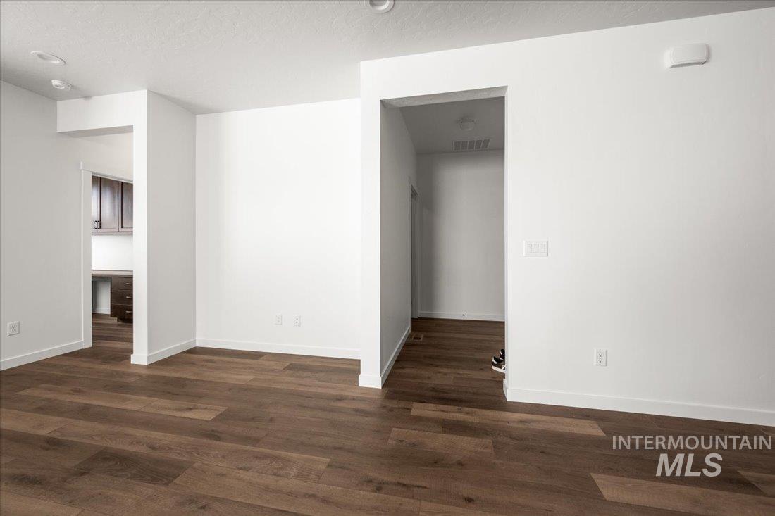 8432 S Updale Ave Property Photo 4