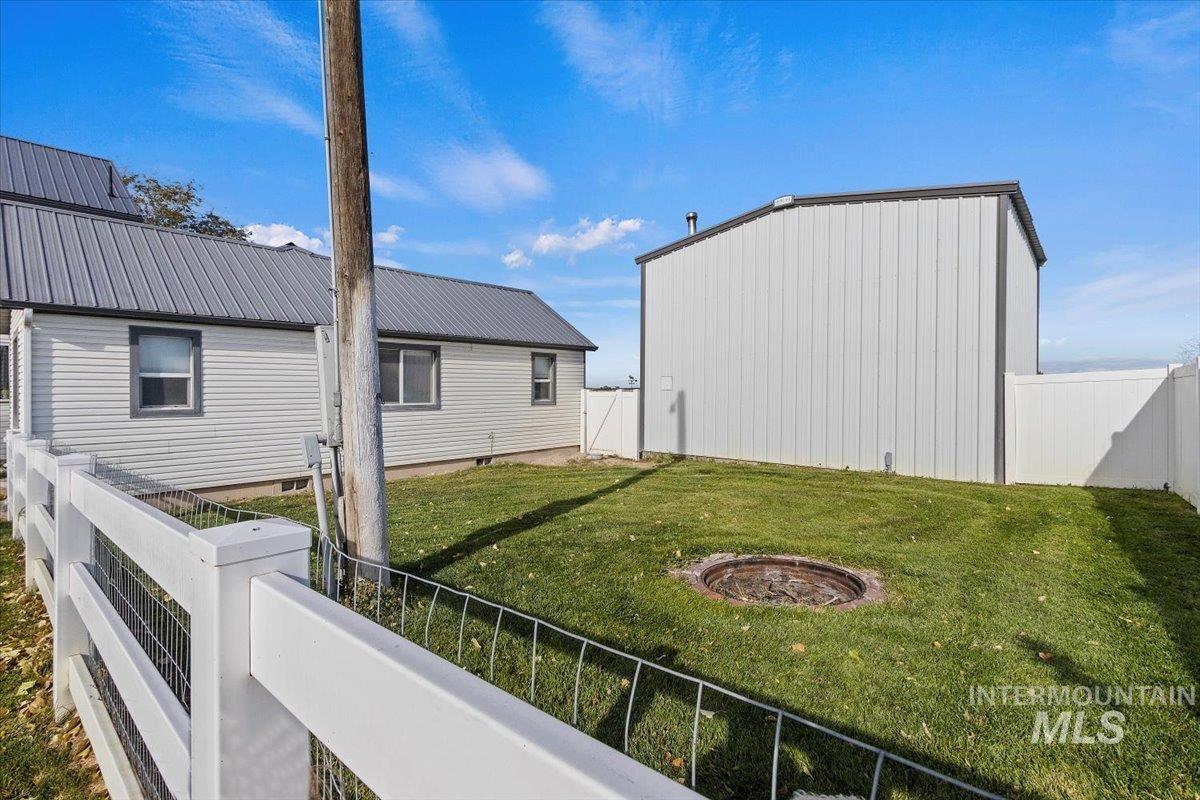 1206 E 3800 N Property Photo 24