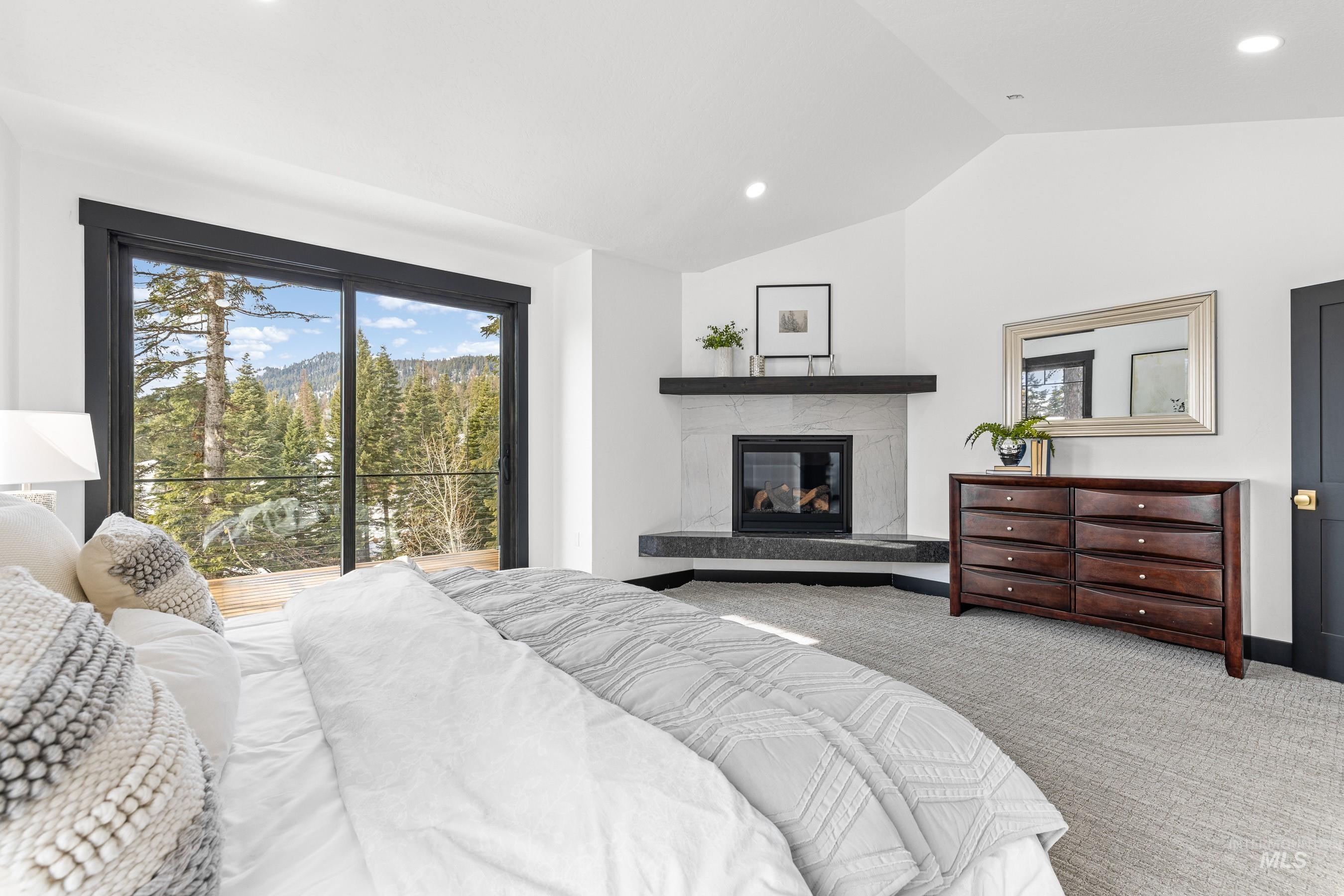15 Veil Cave Court Property Photo 15