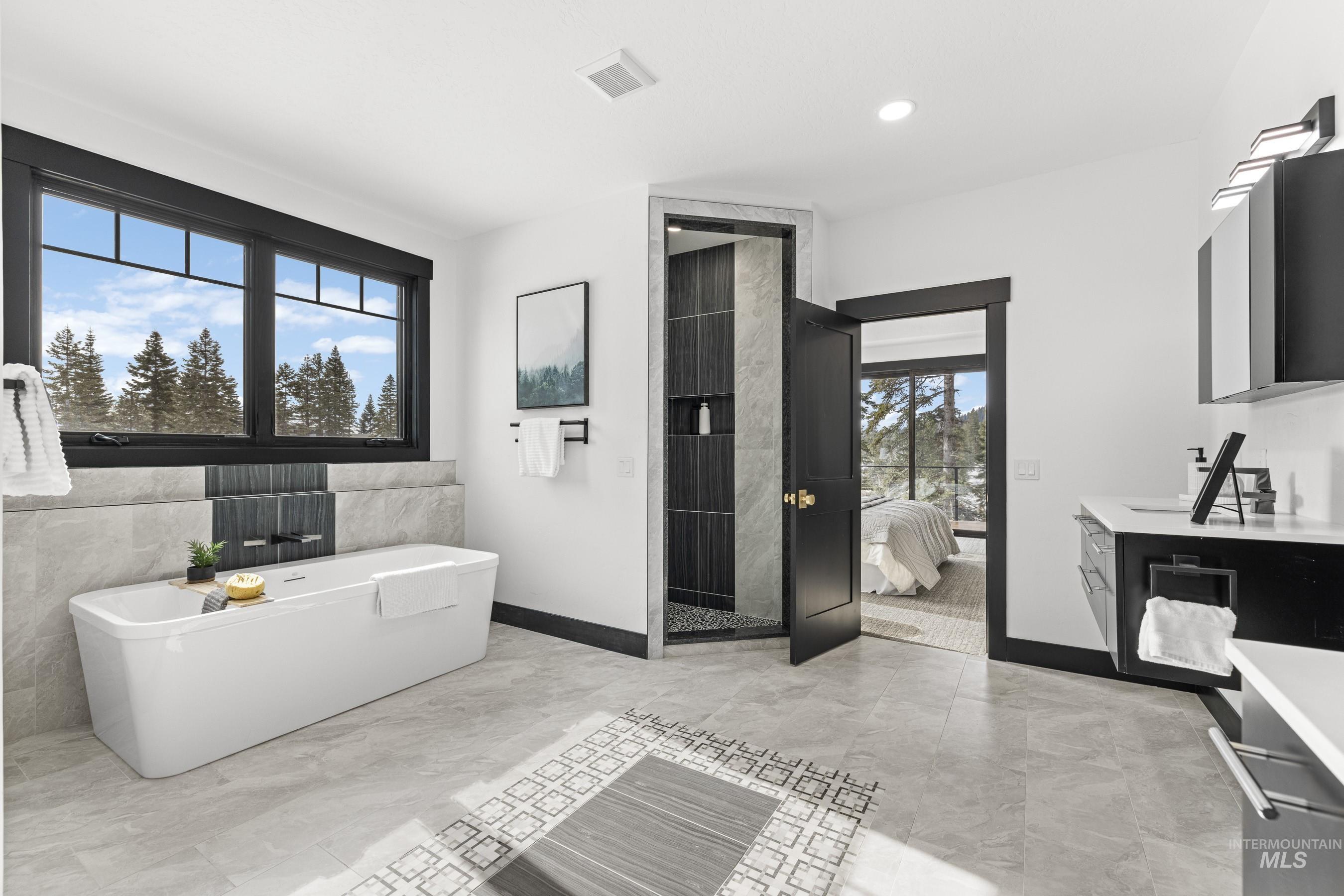15 Veil Cave Court Property Photo 17