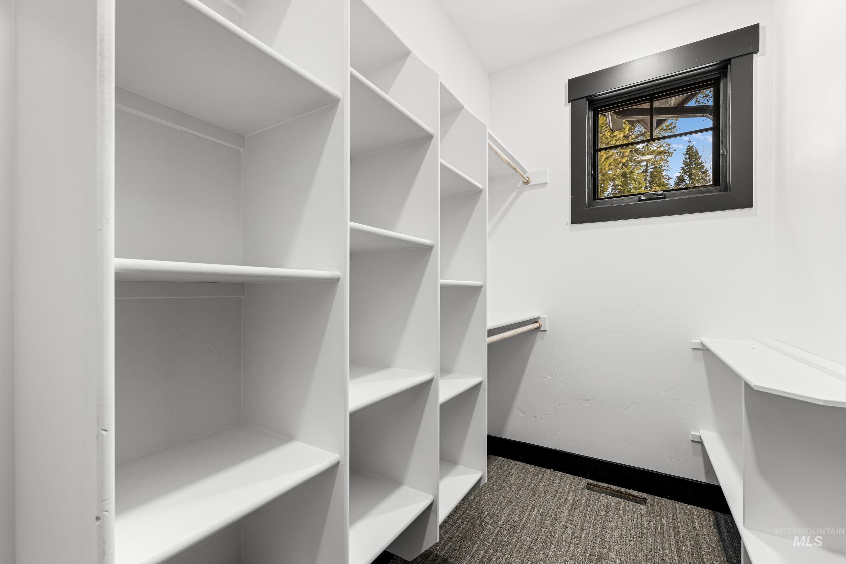 15 Veil Cave Court Property Photo 30