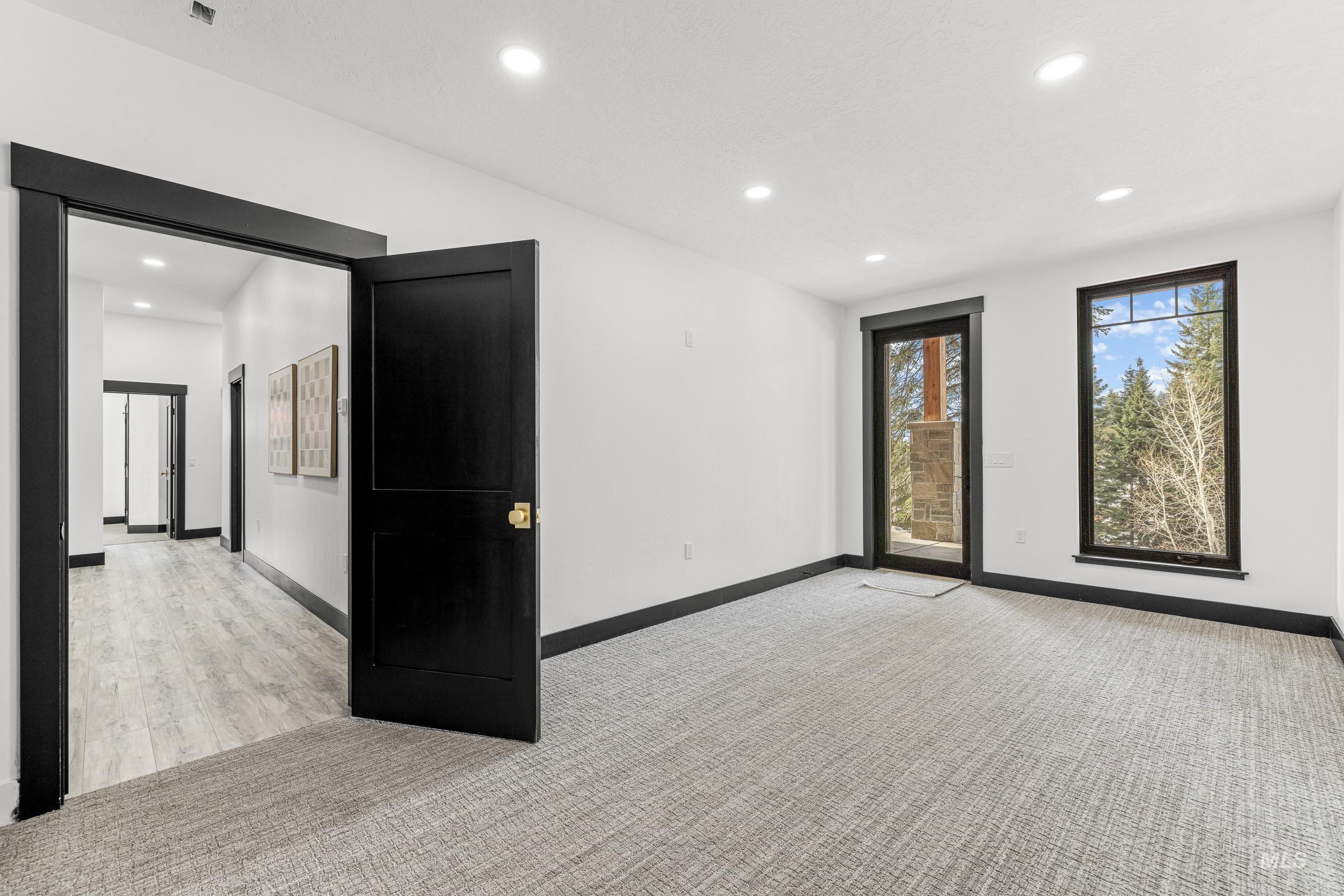 15 Veil Cave Court Property Photo 46