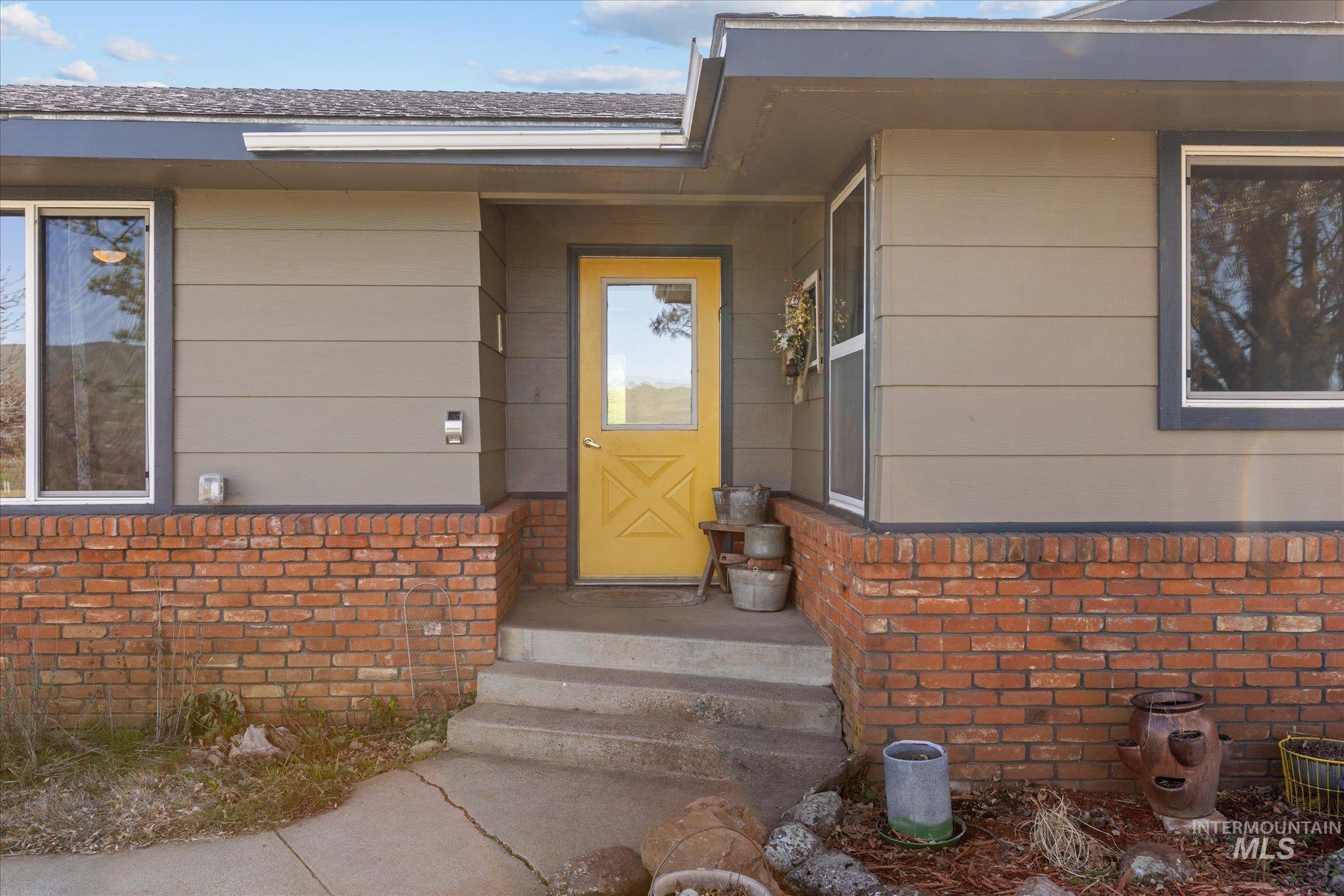 1430 Mann Creek Rd Property Photo 4