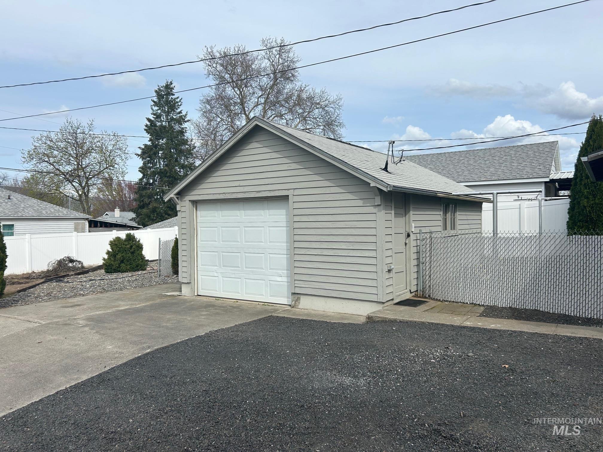 1603 14th Avenue Property Photo 4