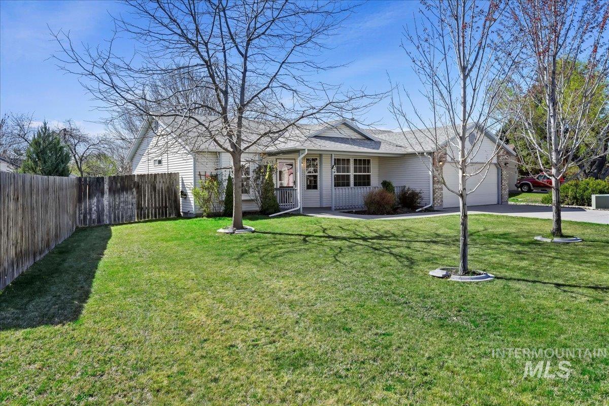 2117 S Crimson Rose Way Property Photo 3