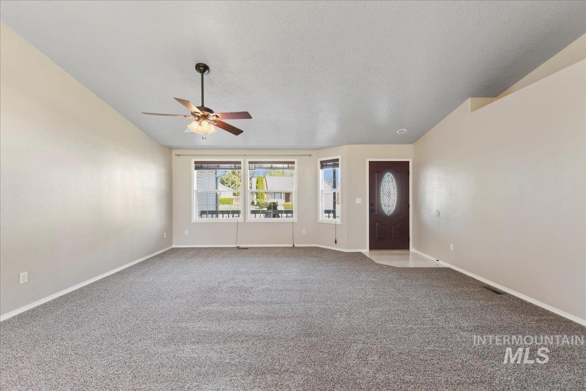 2117 S Crimson Rose Way Property Photo 5
