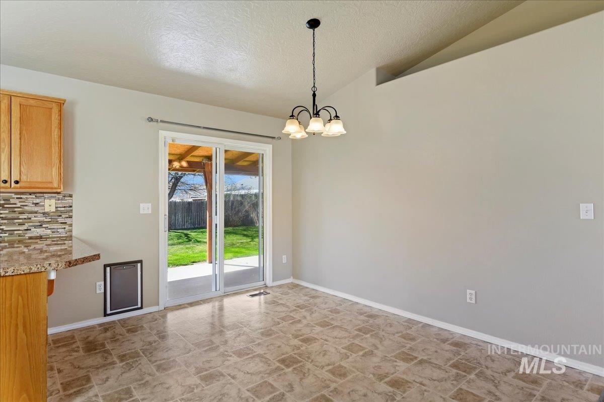 2117 S Crimson Rose Way Property Photo 8