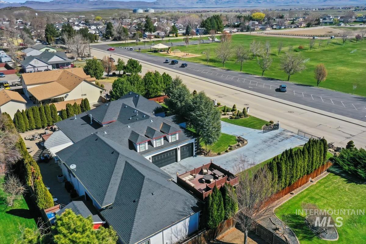 2145 N Haskett Property Photo 4