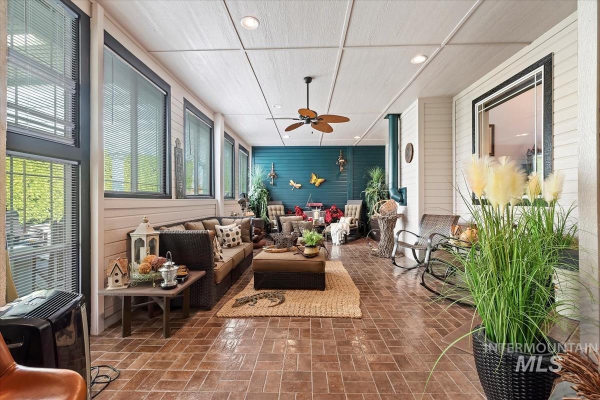 2145 N Haskett Property Photo 40