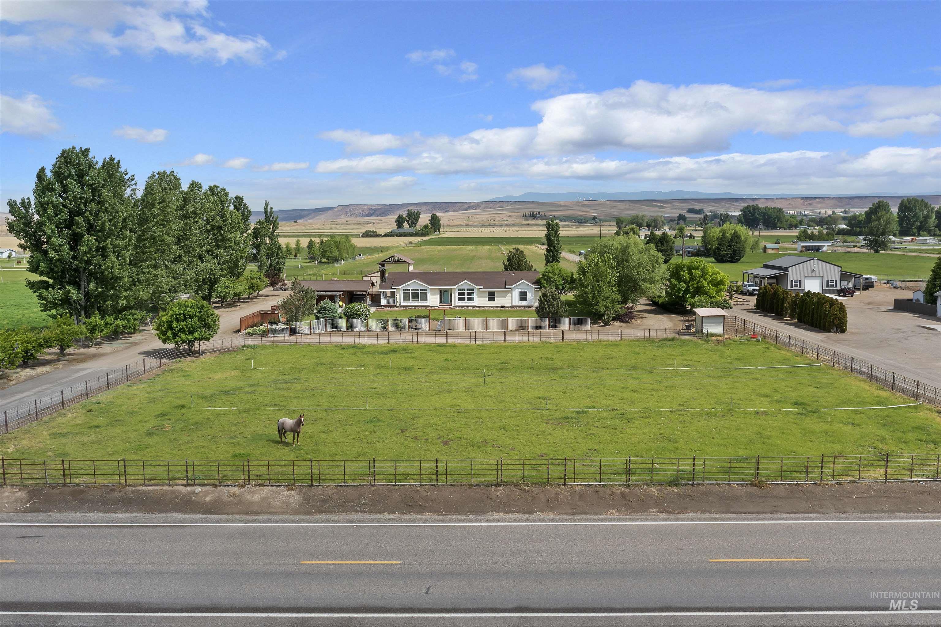 9788 Highway 78 Property Photo