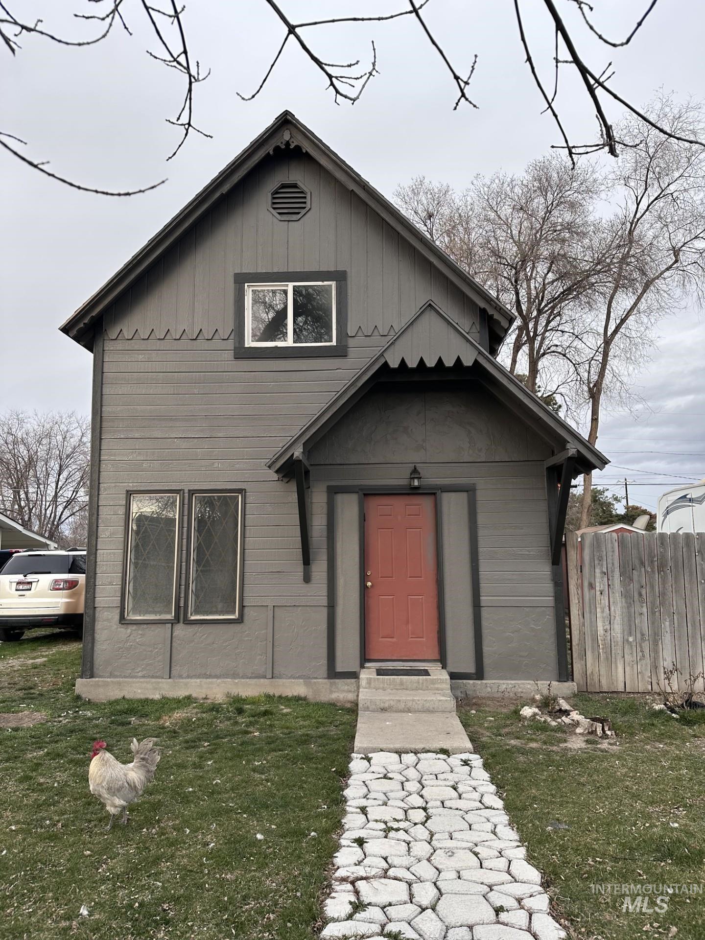 213 E Freeport Street Property Photo 1