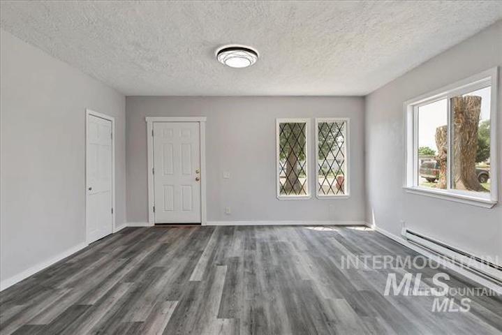 213 E Freeport Street Property Photo 2