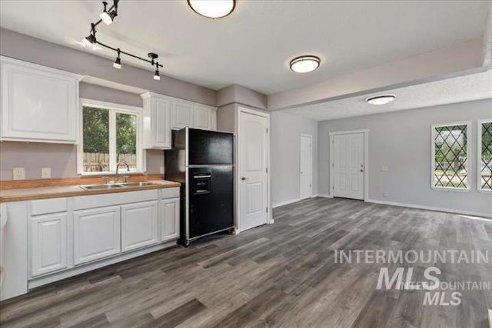 213 E Freeport Street Property Photo 4