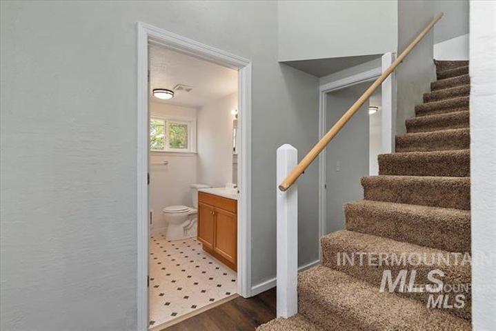 213 E Freeport Street Property Photo 6
