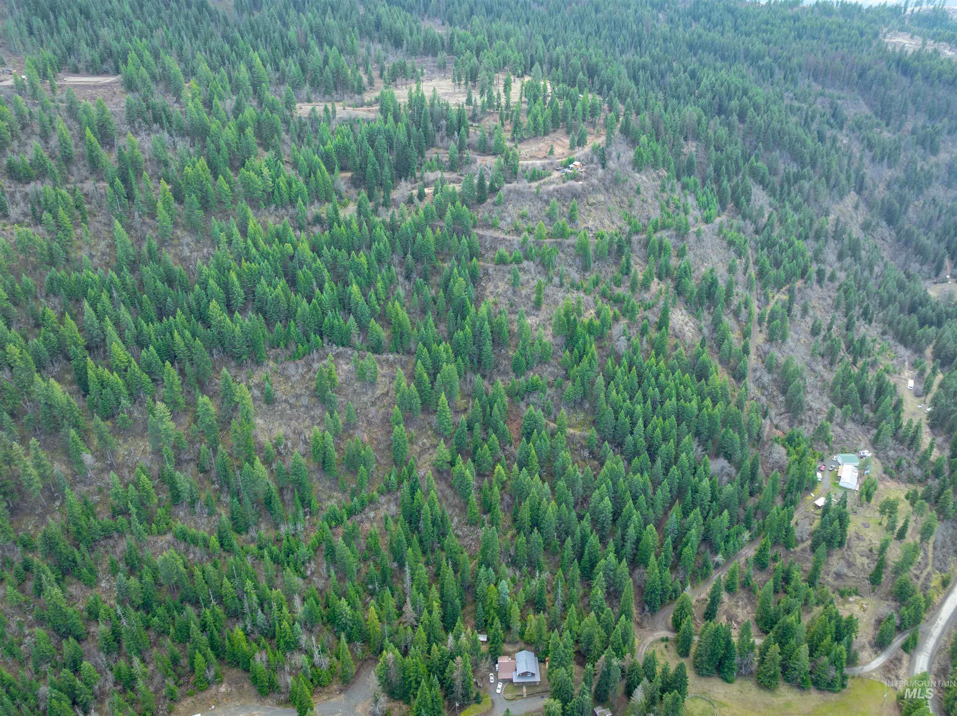 751 Wilderness Dr Property Photo 4