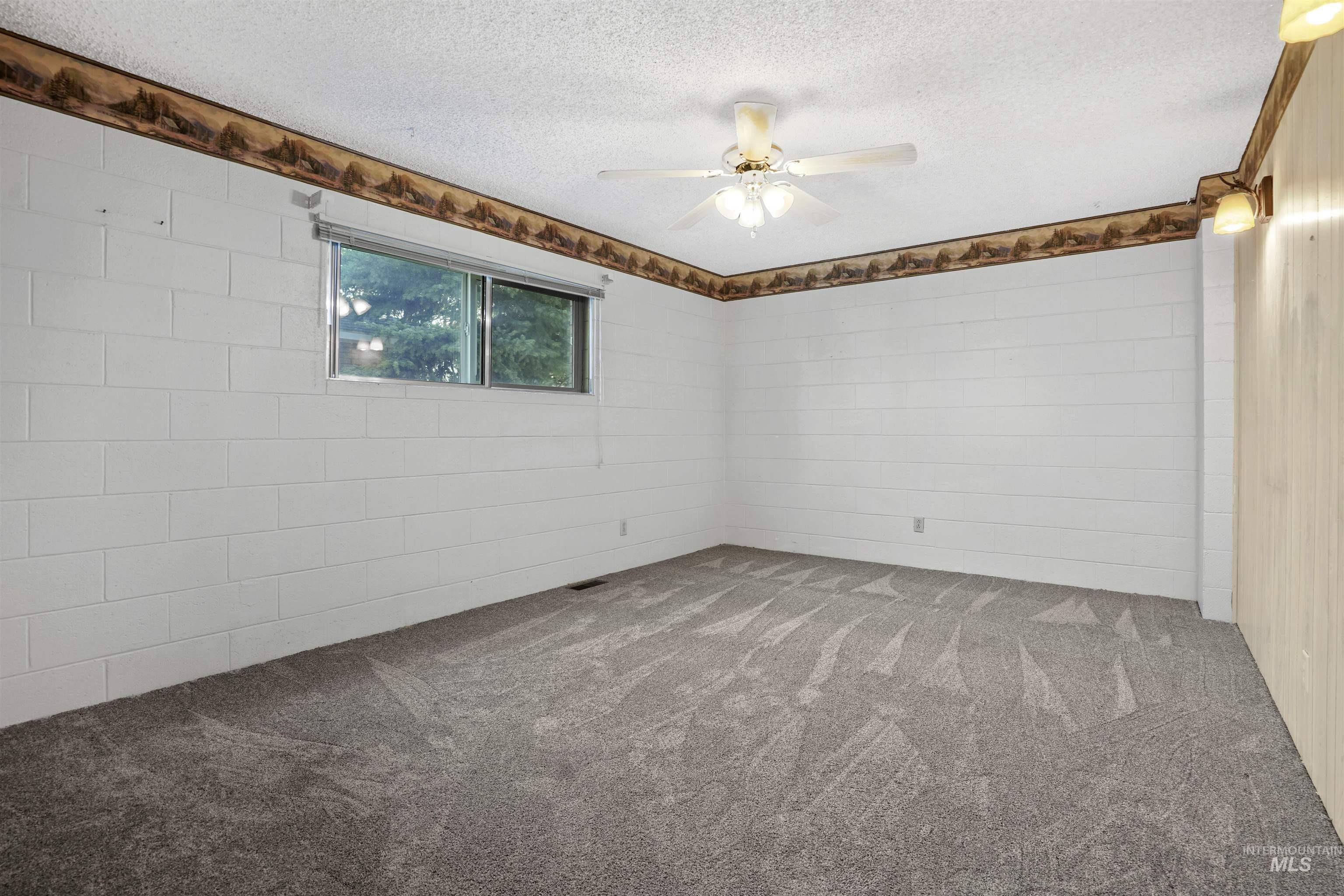 2031 Miller Ave Property Photo 6