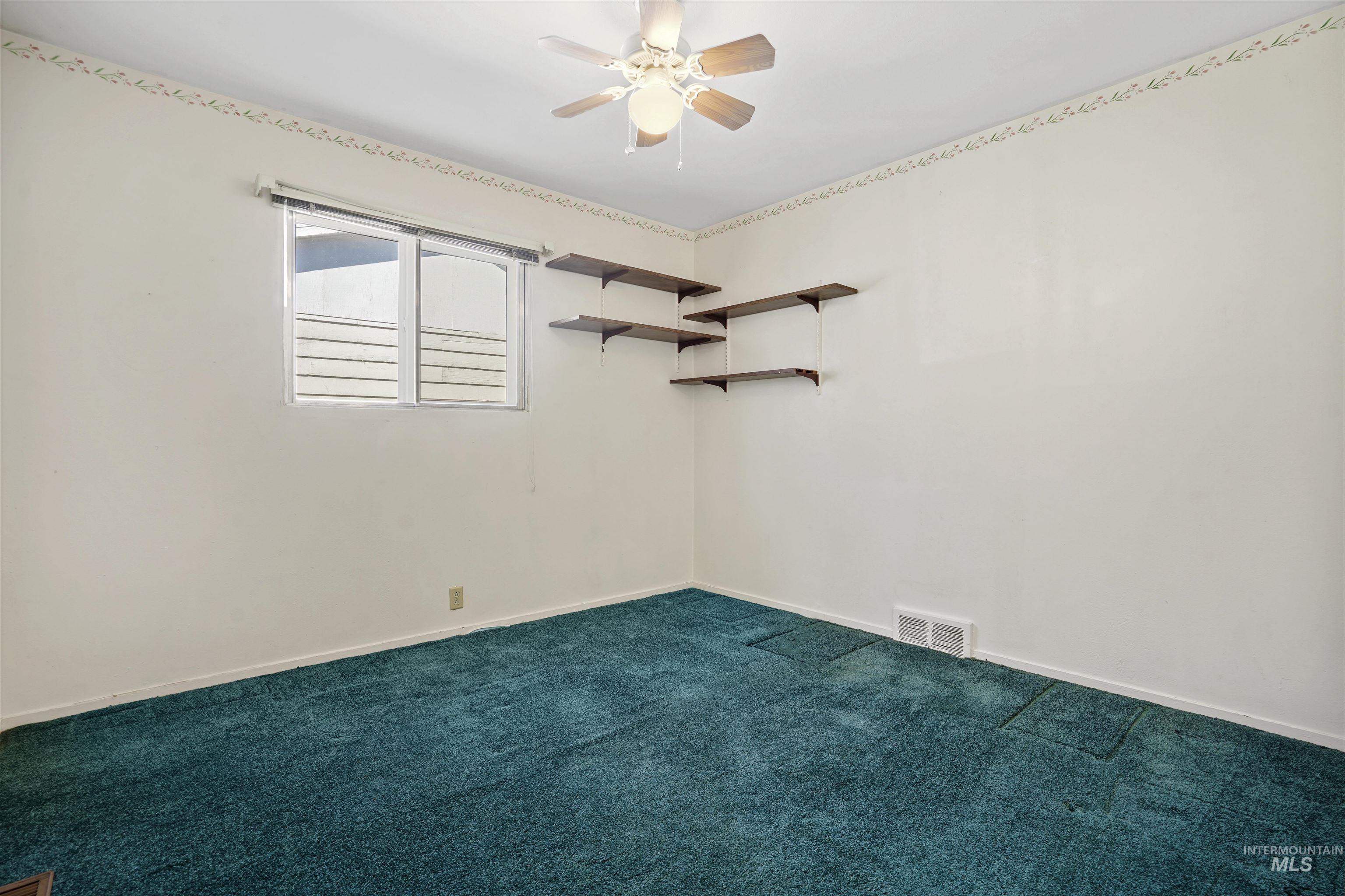 2031 Miller Ave Property Photo 9