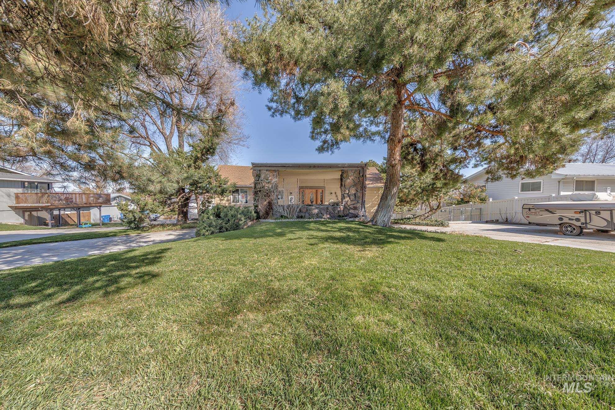 2065 3rd Avenue N Property Photo 1