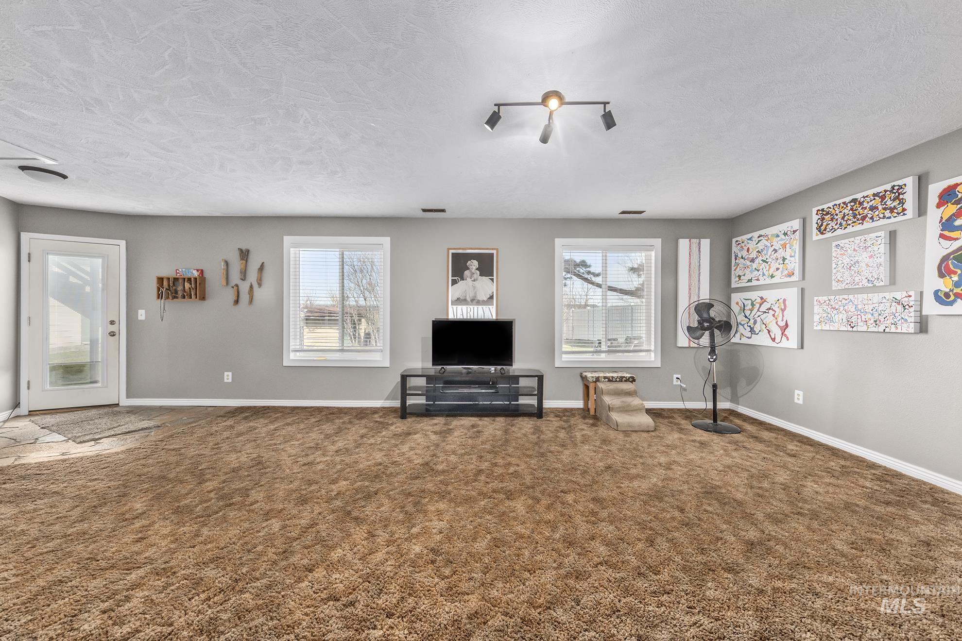 2065 3rd Avenue N Property Photo 19