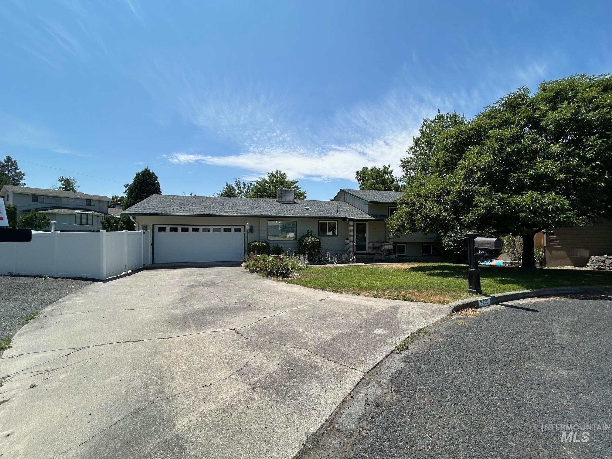 3430 Meadowlark Drive Property Photo 2