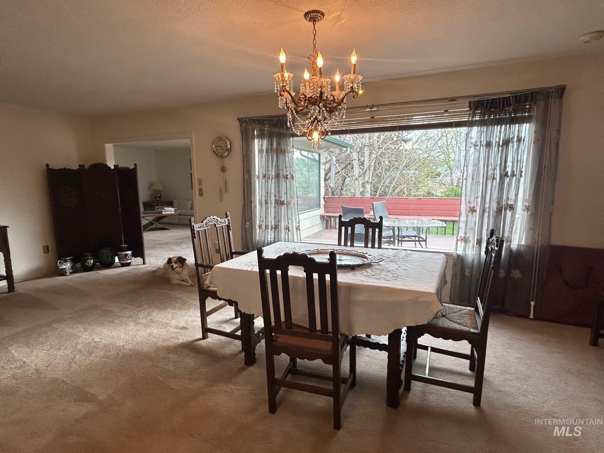 3430 Meadowlark Drive Property Photo 3