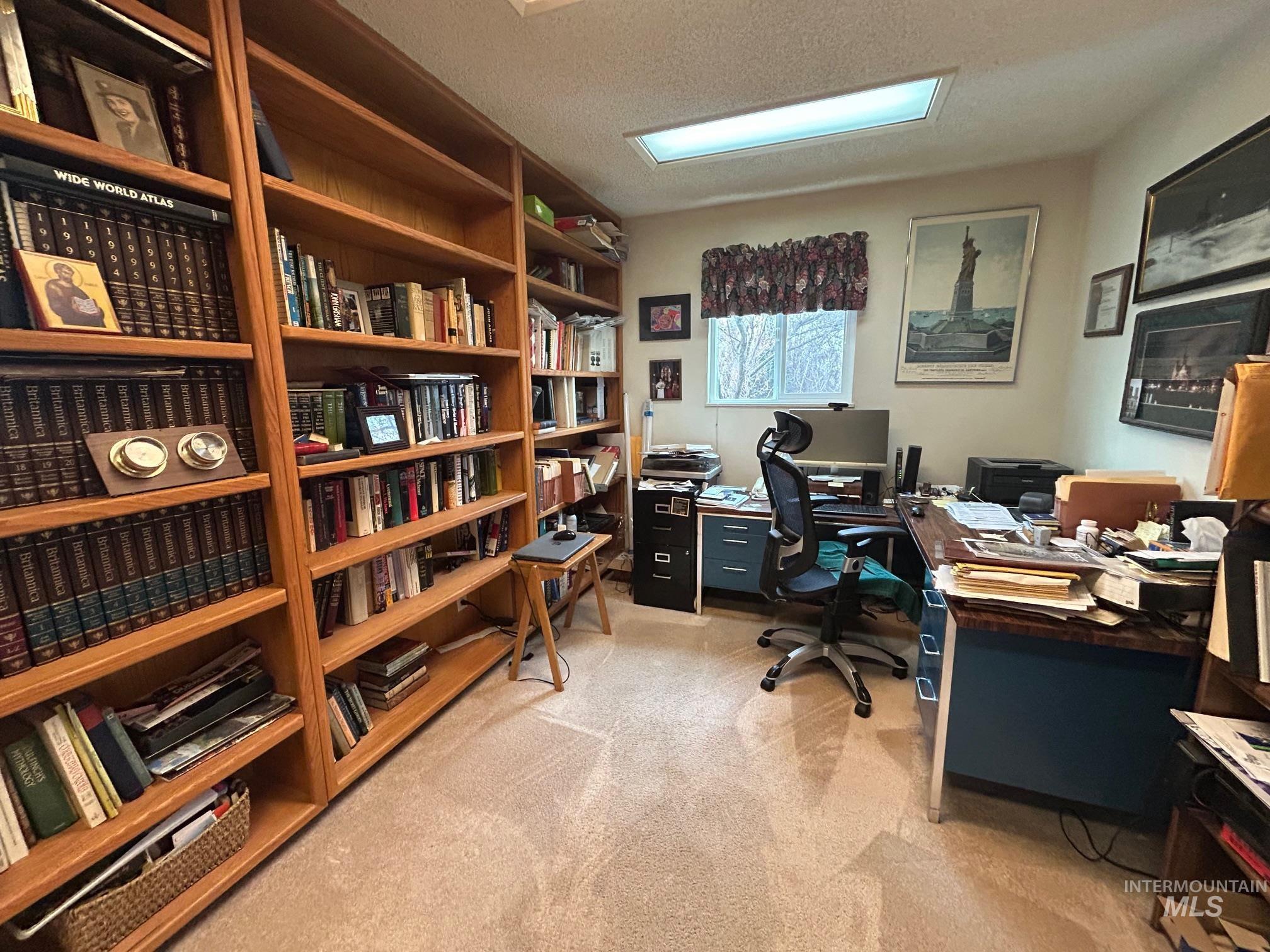 3430 Meadowlark Drive Property Photo 8