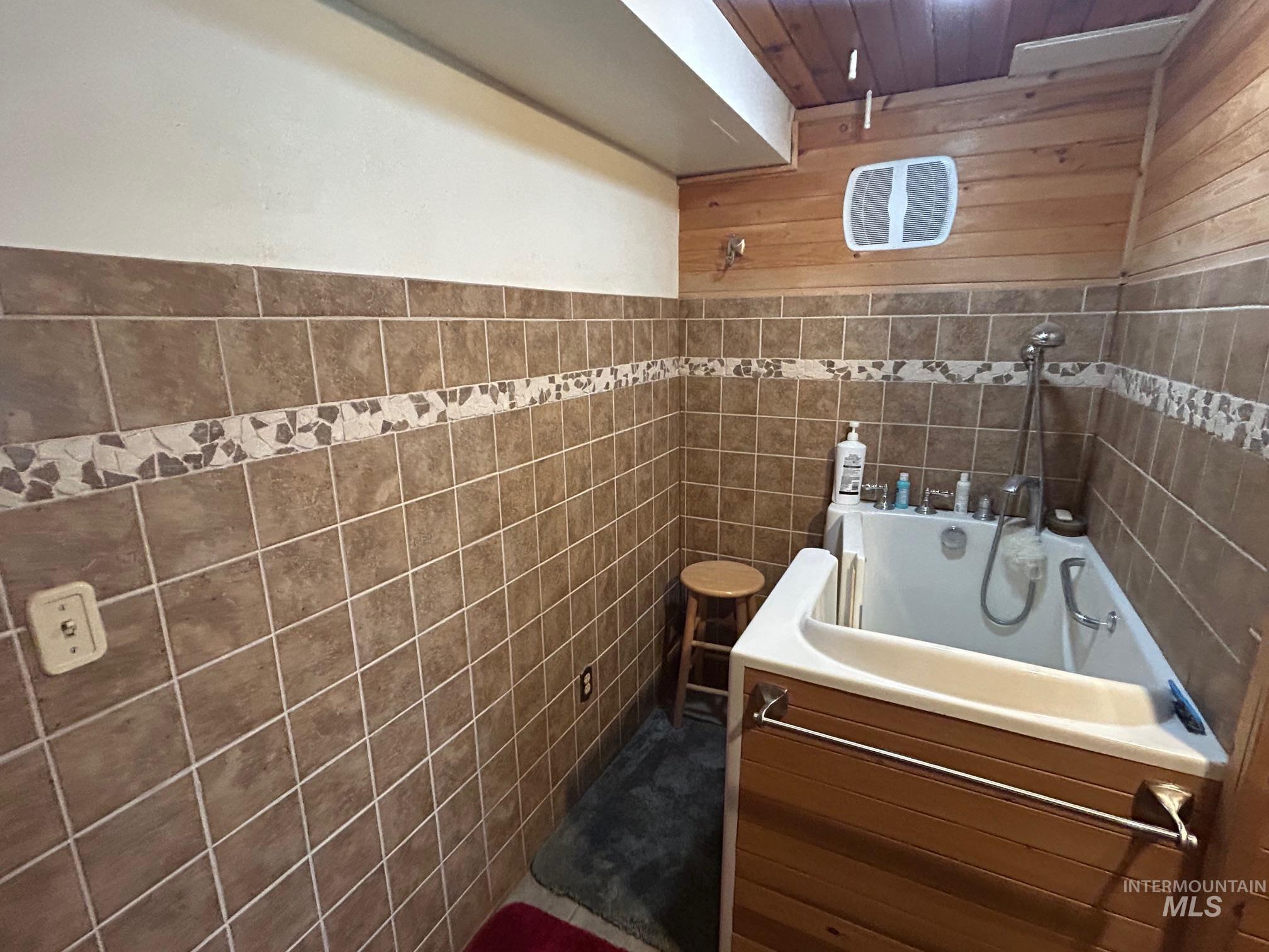 3430 Meadowlark Drive Property Photo 19