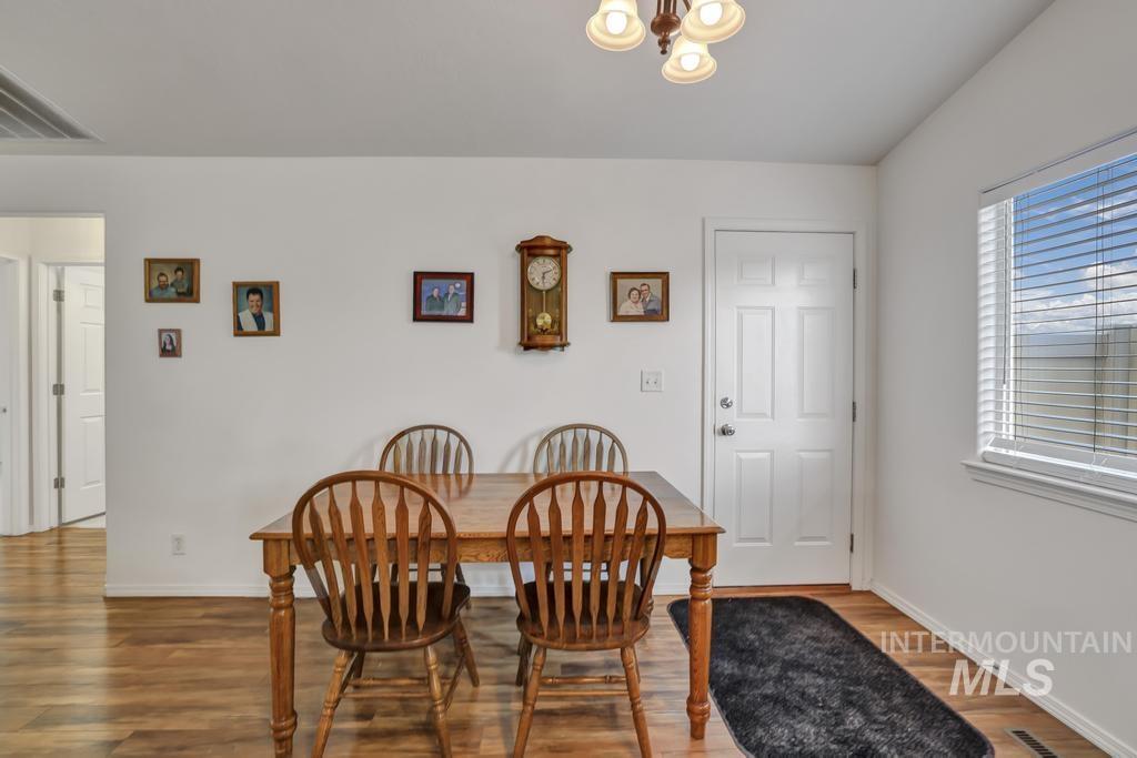 112 Southwood Ave W Property Photo 7