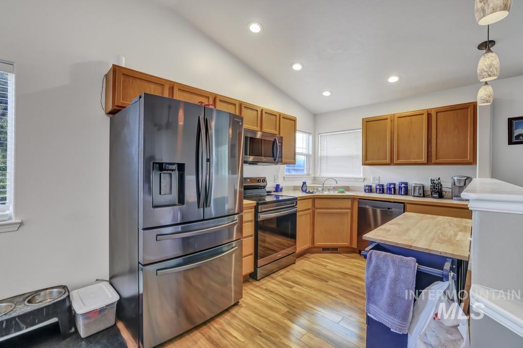 112 Southwood Ave W Property Photo 8
