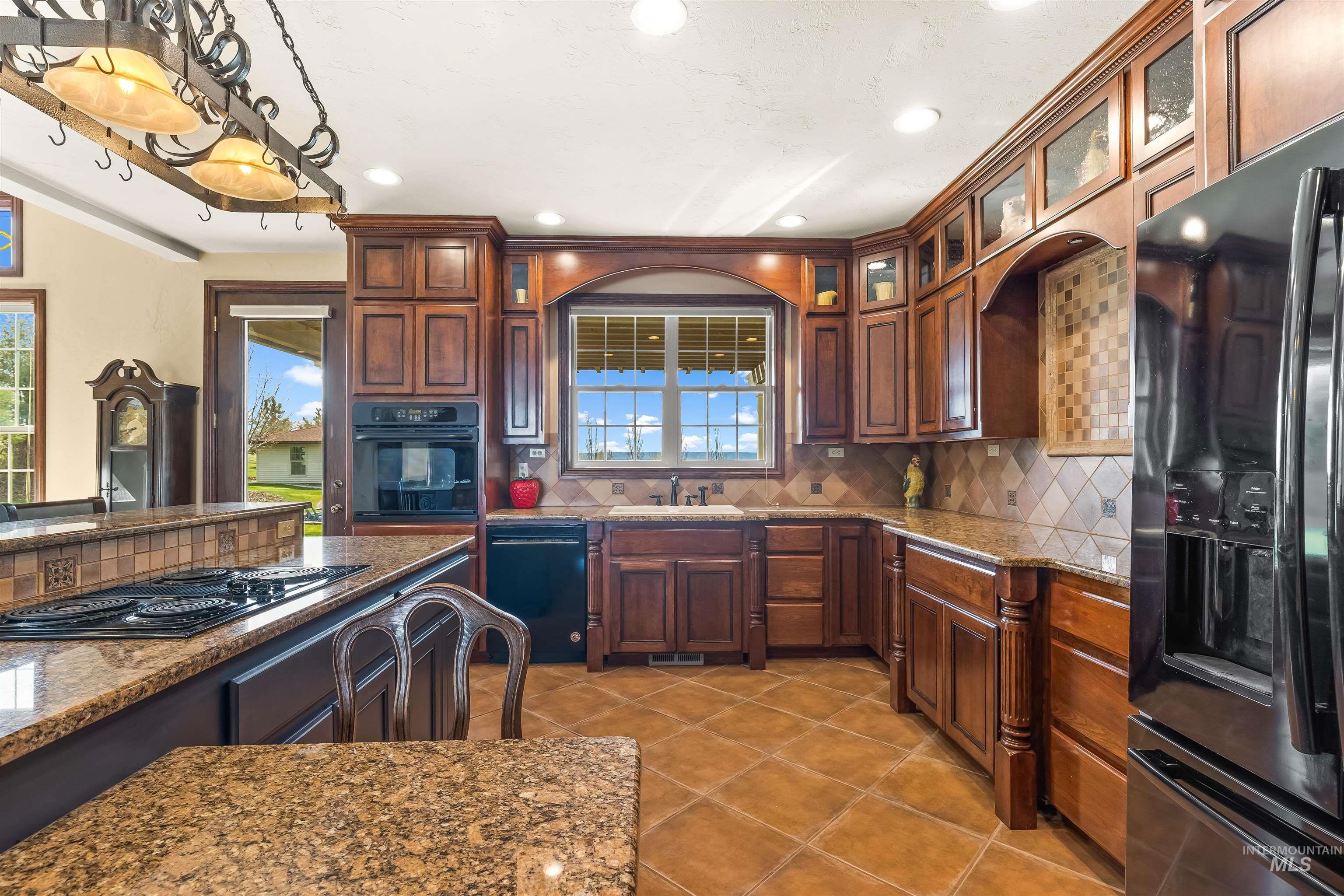 186 Ridgeview Drive Property Photo 12