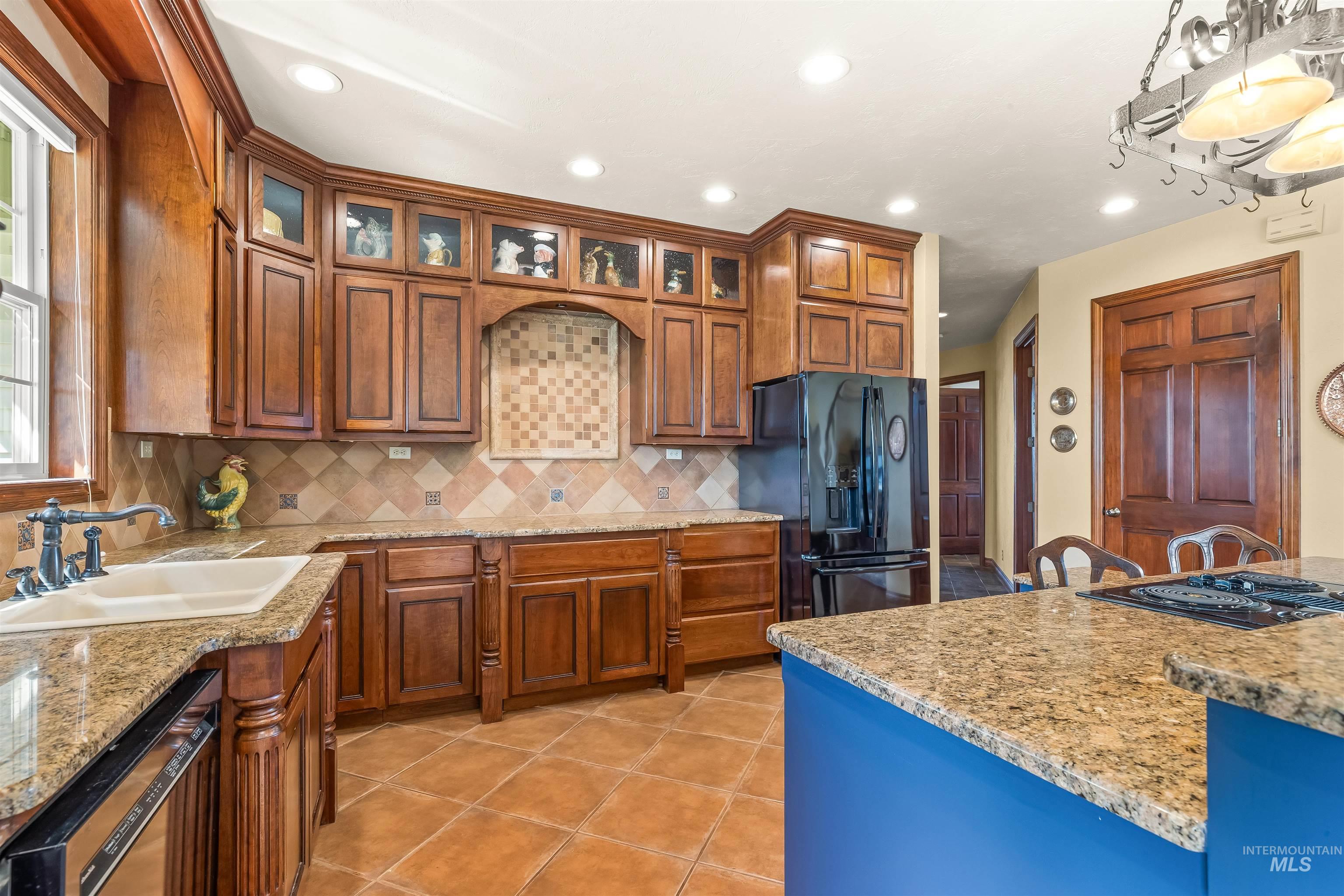 186 Ridgeview Drive Property Photo 12