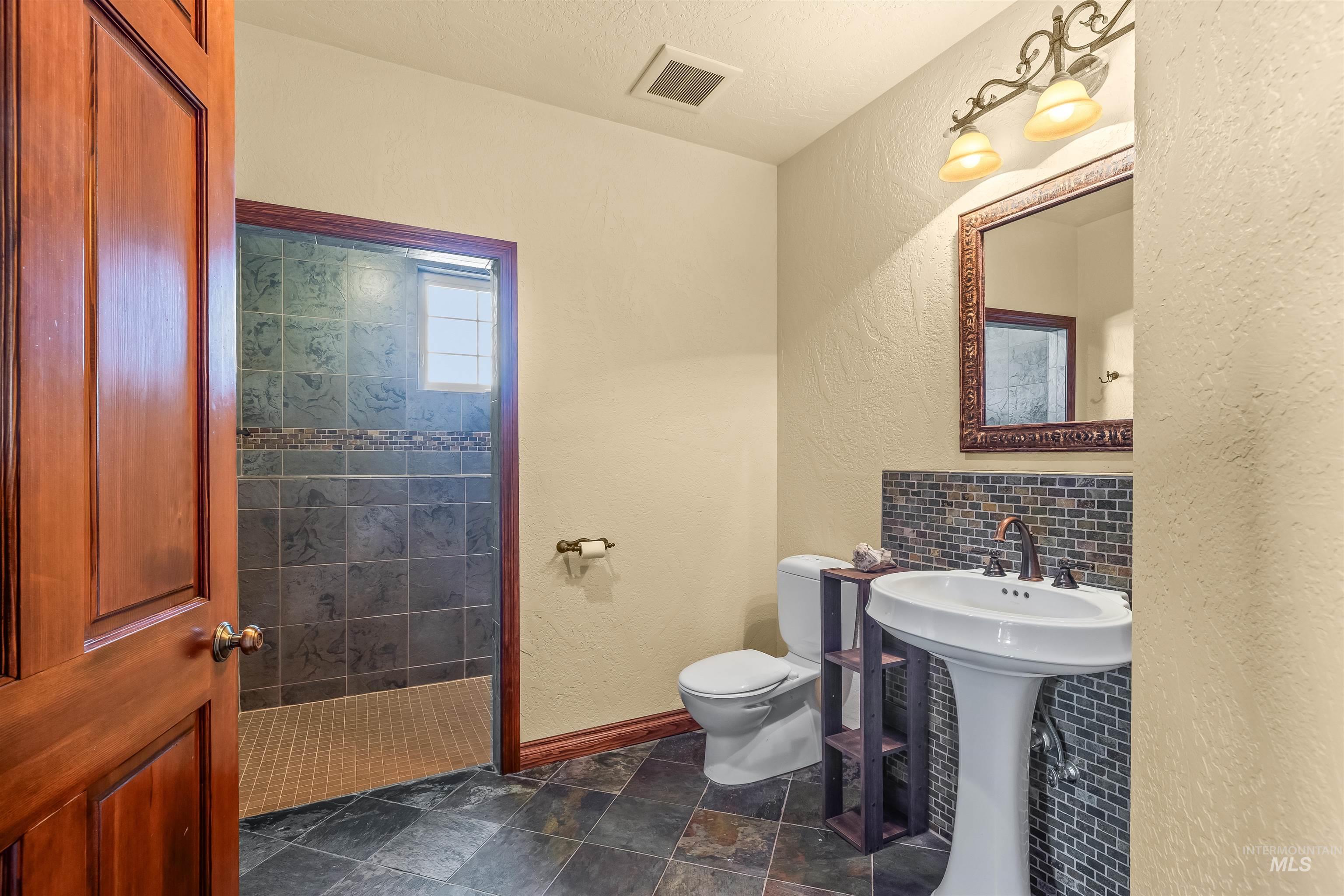 186 Ridgeview Drive Property Photo 24