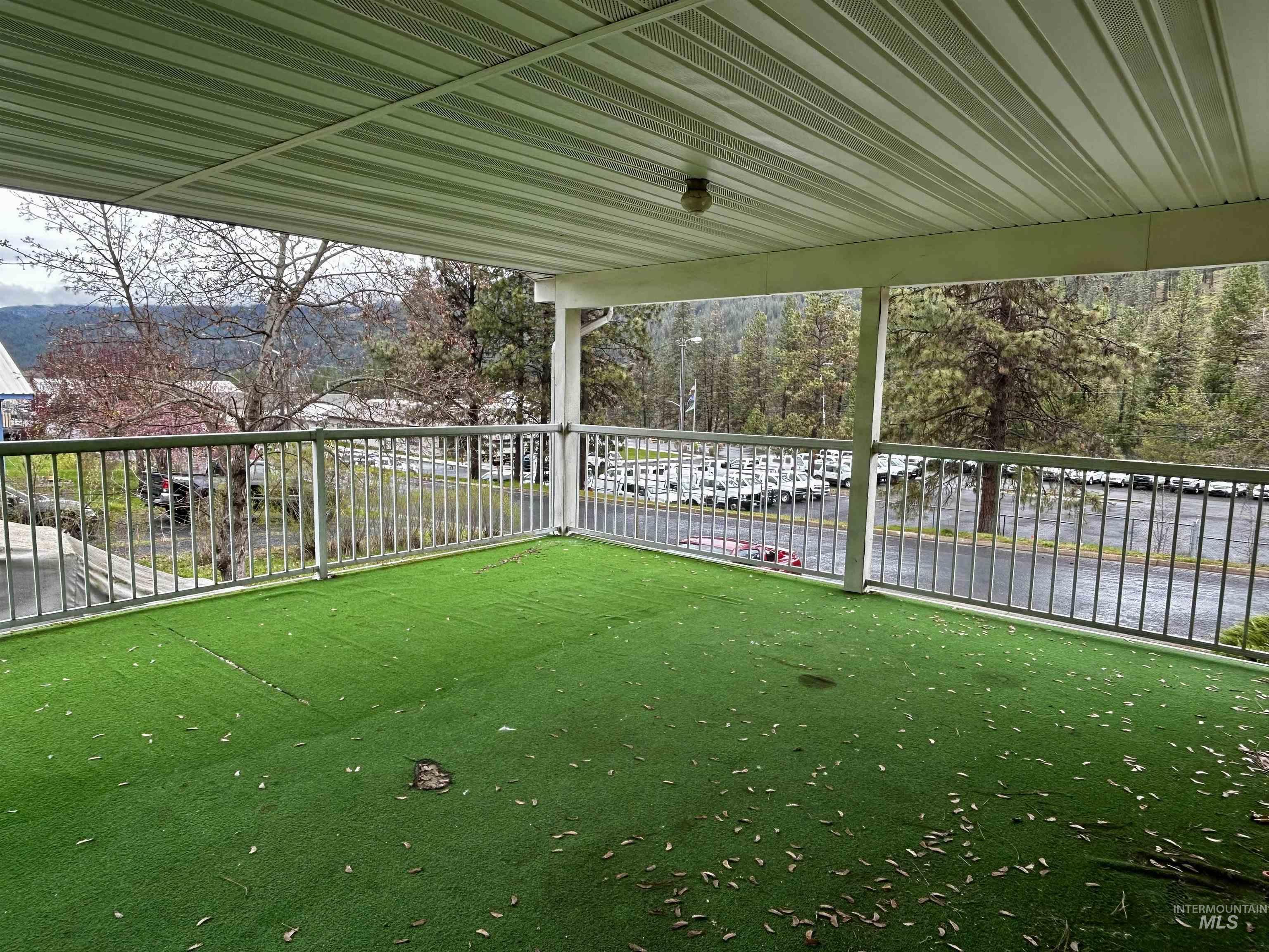12686 Laqa Ave Property Photo 6