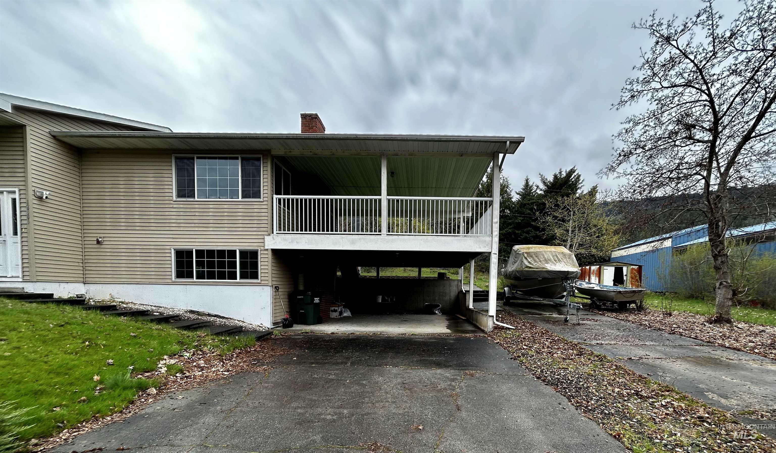 12686 Laqa Ave Property Photo 8