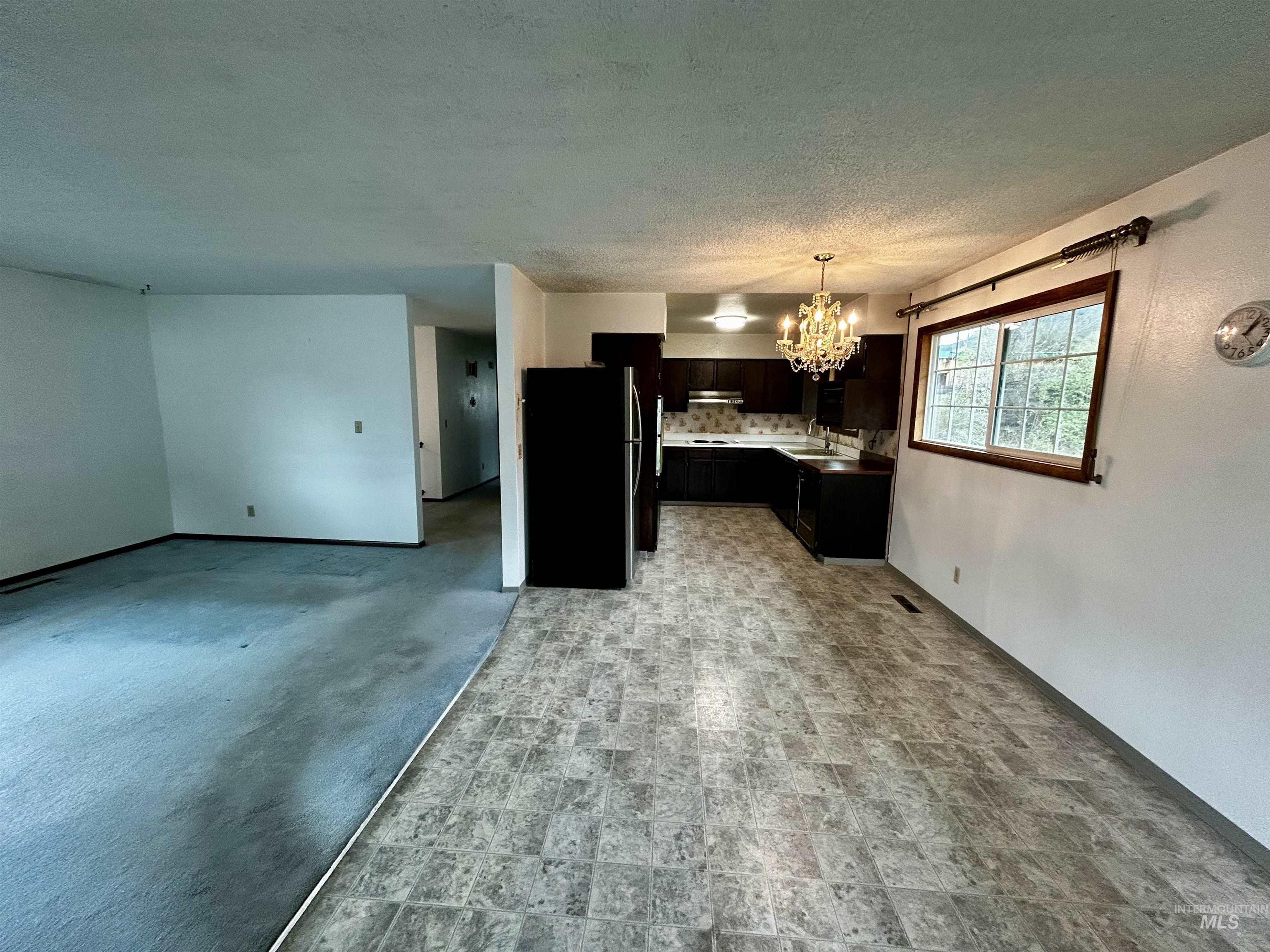 12686 Laqa Ave Property Photo 13