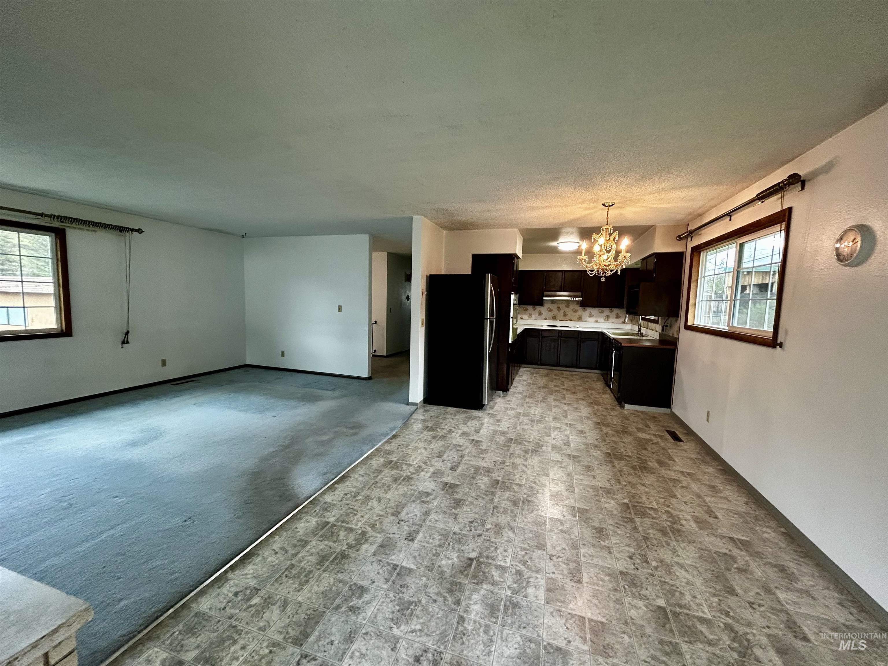12686 Laqa Ave Property Photo 14