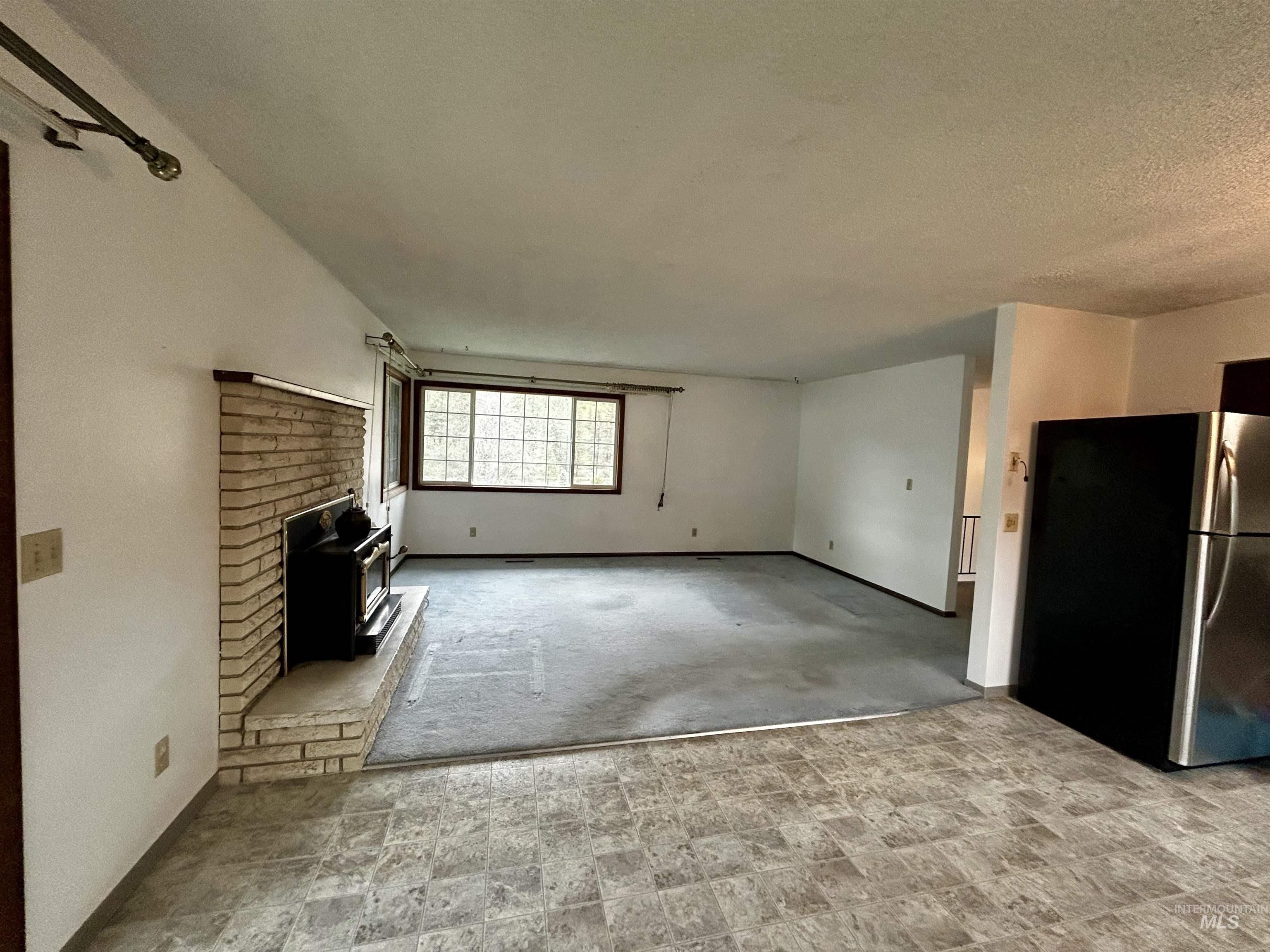12686 Laqa Ave Property Photo 16