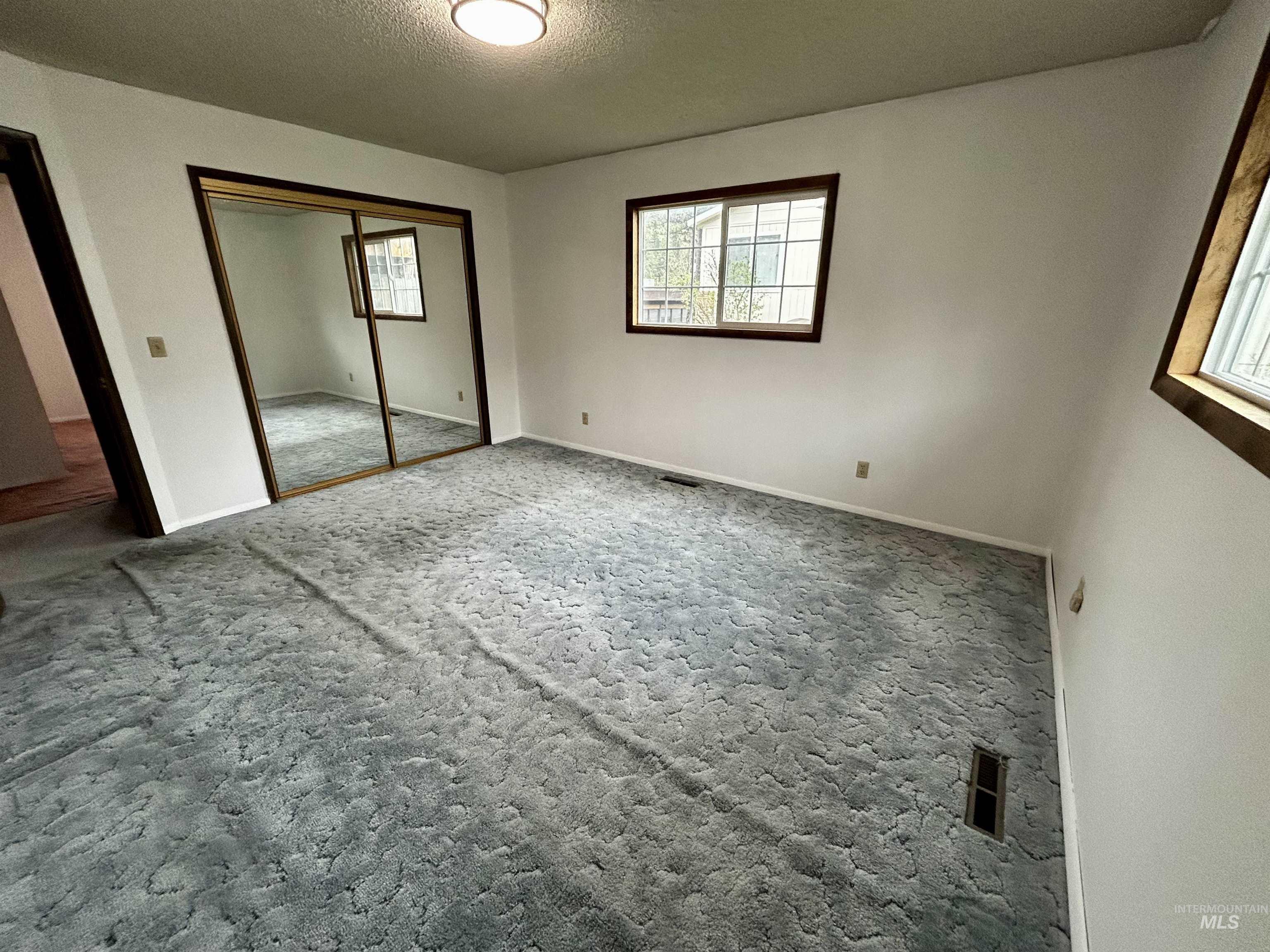 12686 Laqa Ave Property Photo 19