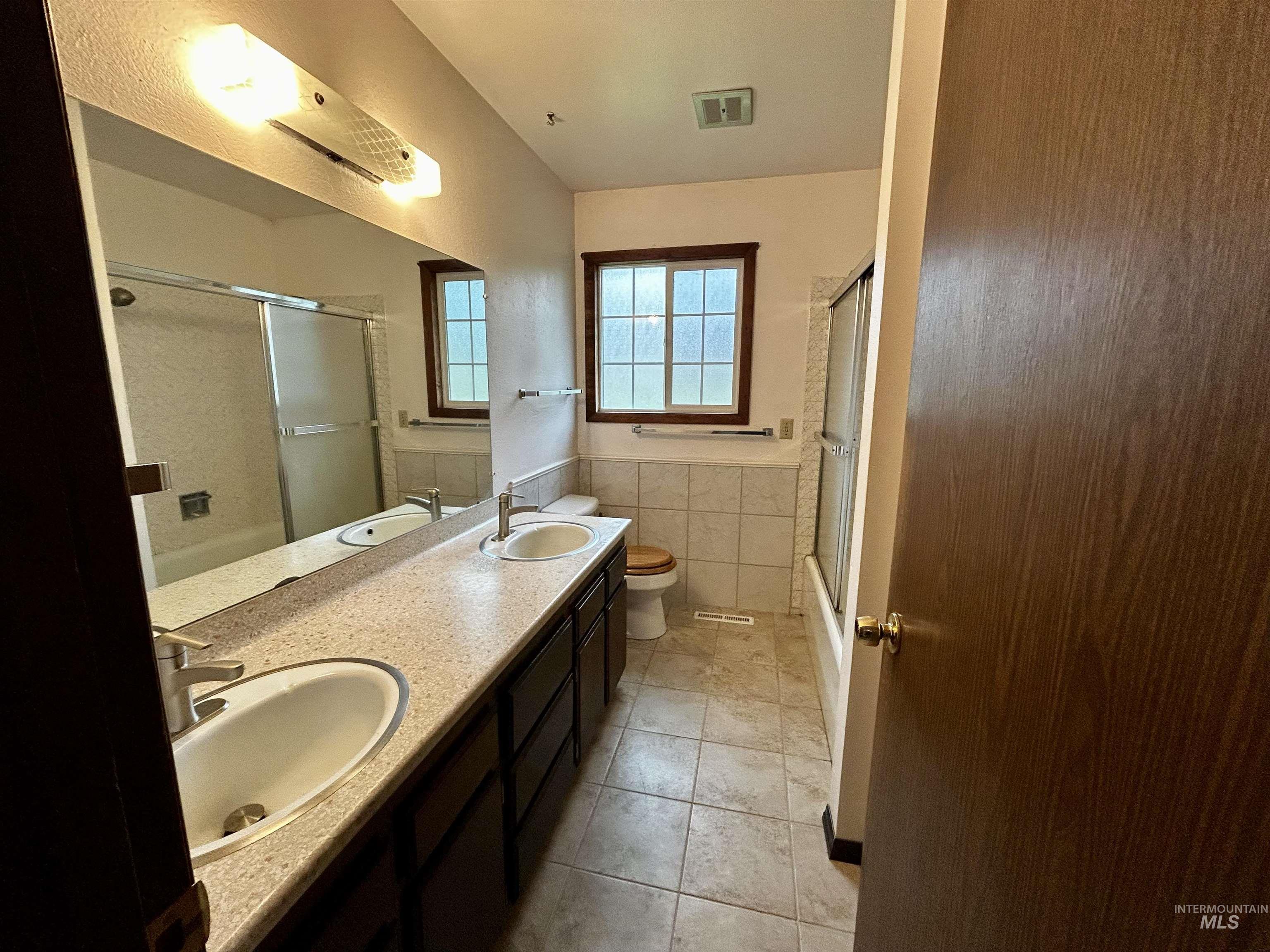 12686 Laqa Ave Property Photo 25