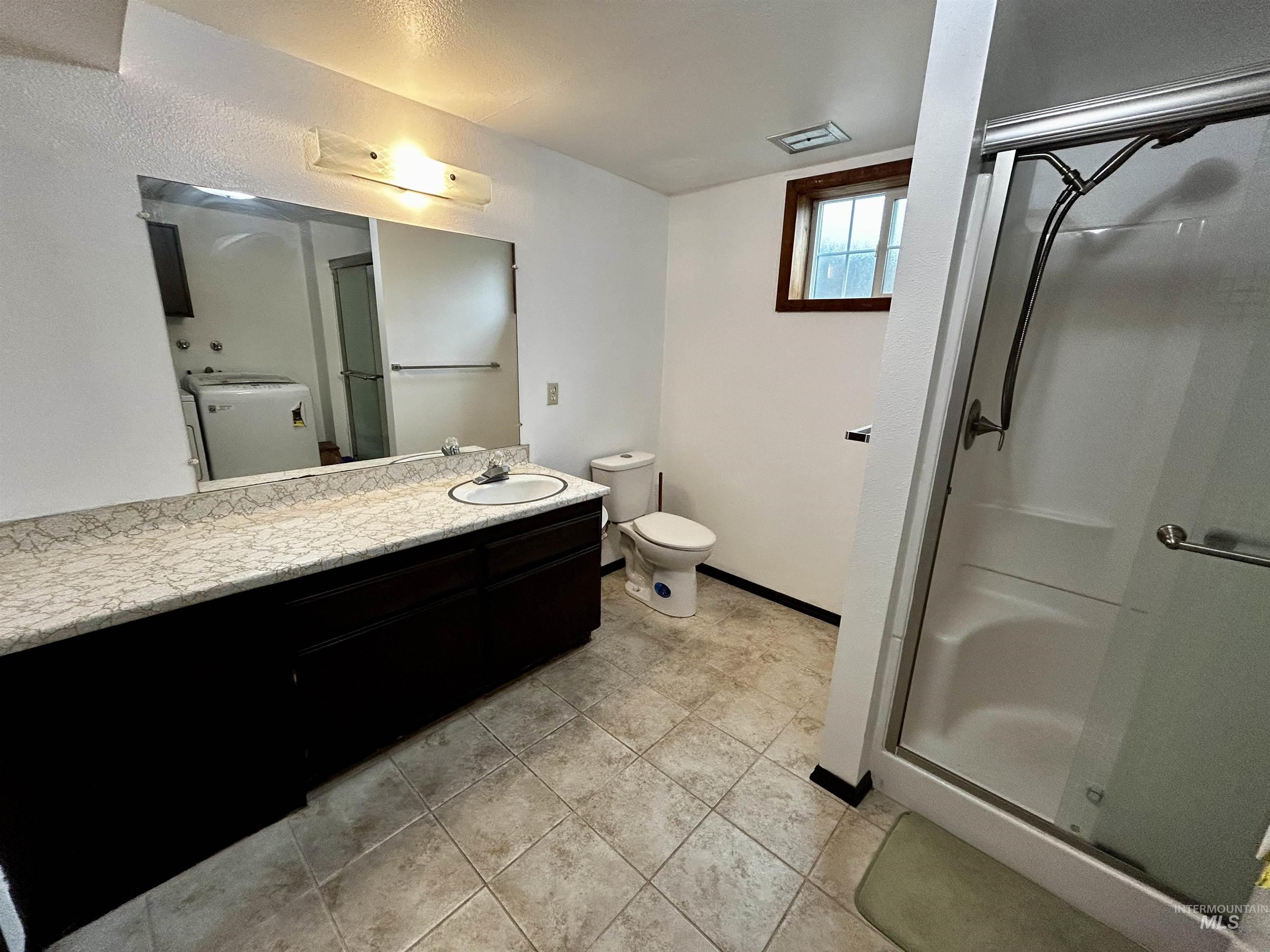 12686 Laqa Ave Property Photo 33