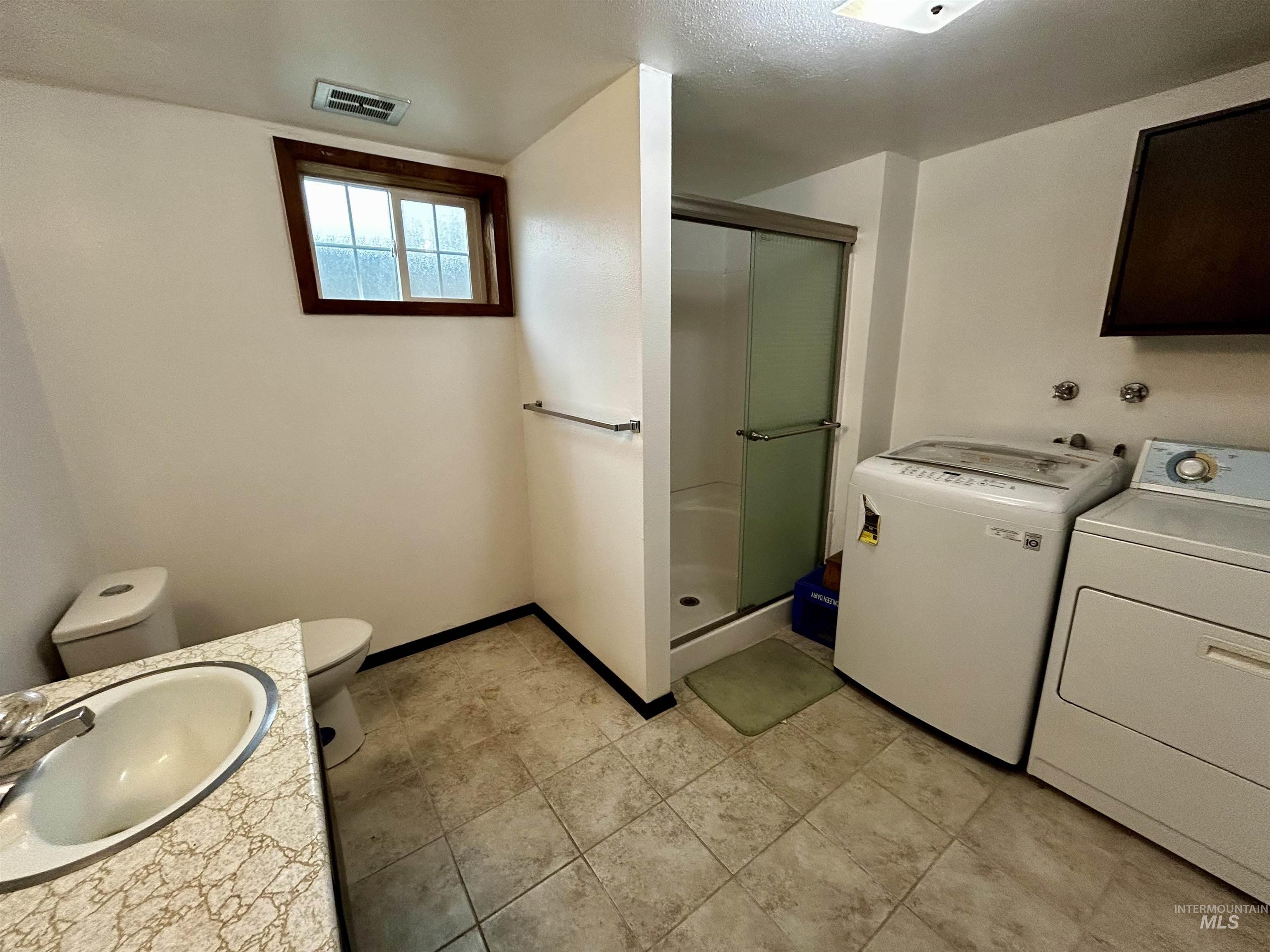 12686 Laqa Ave Property Photo 34