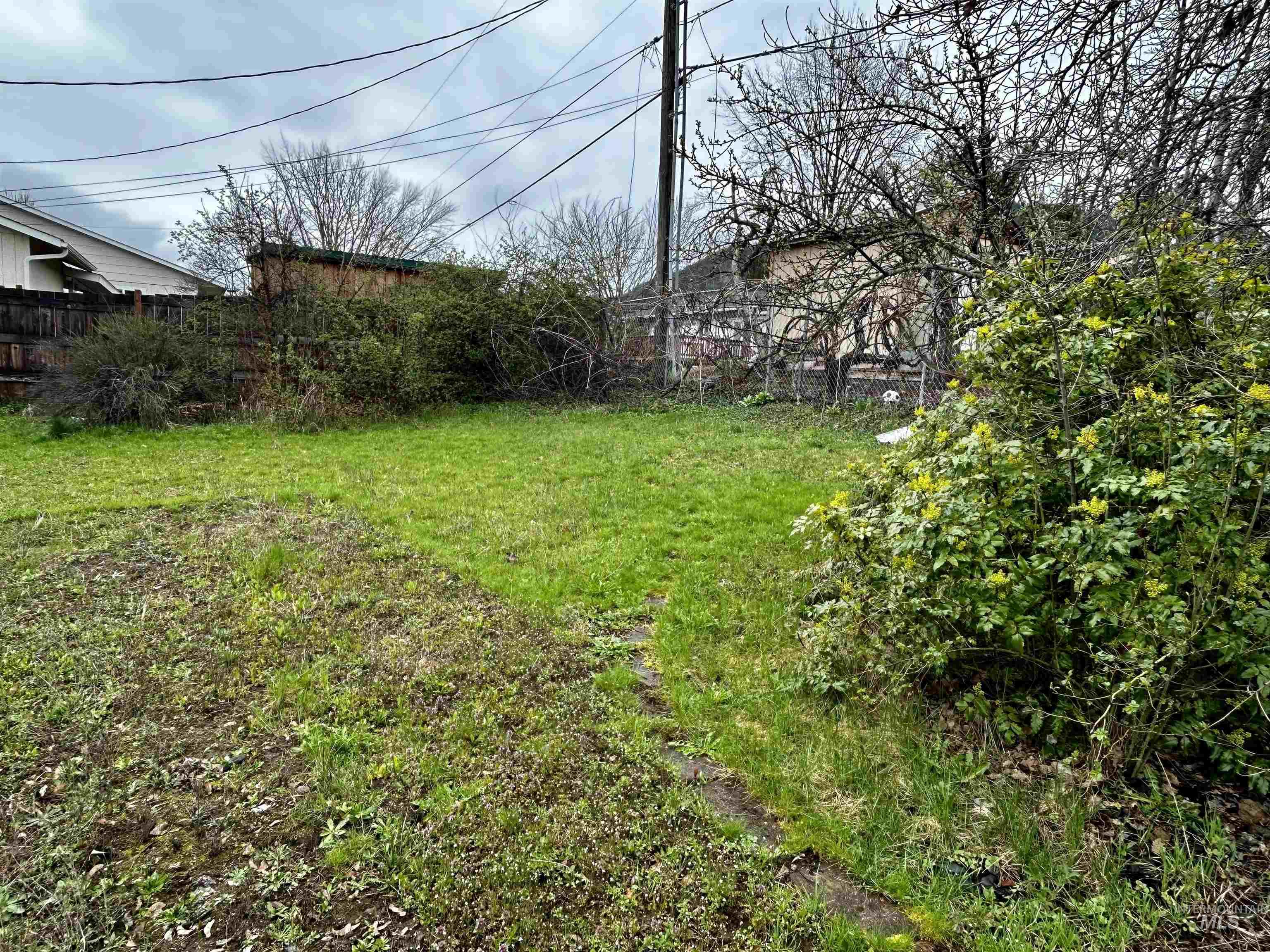 12686 Laqa Ave Property Photo 41
