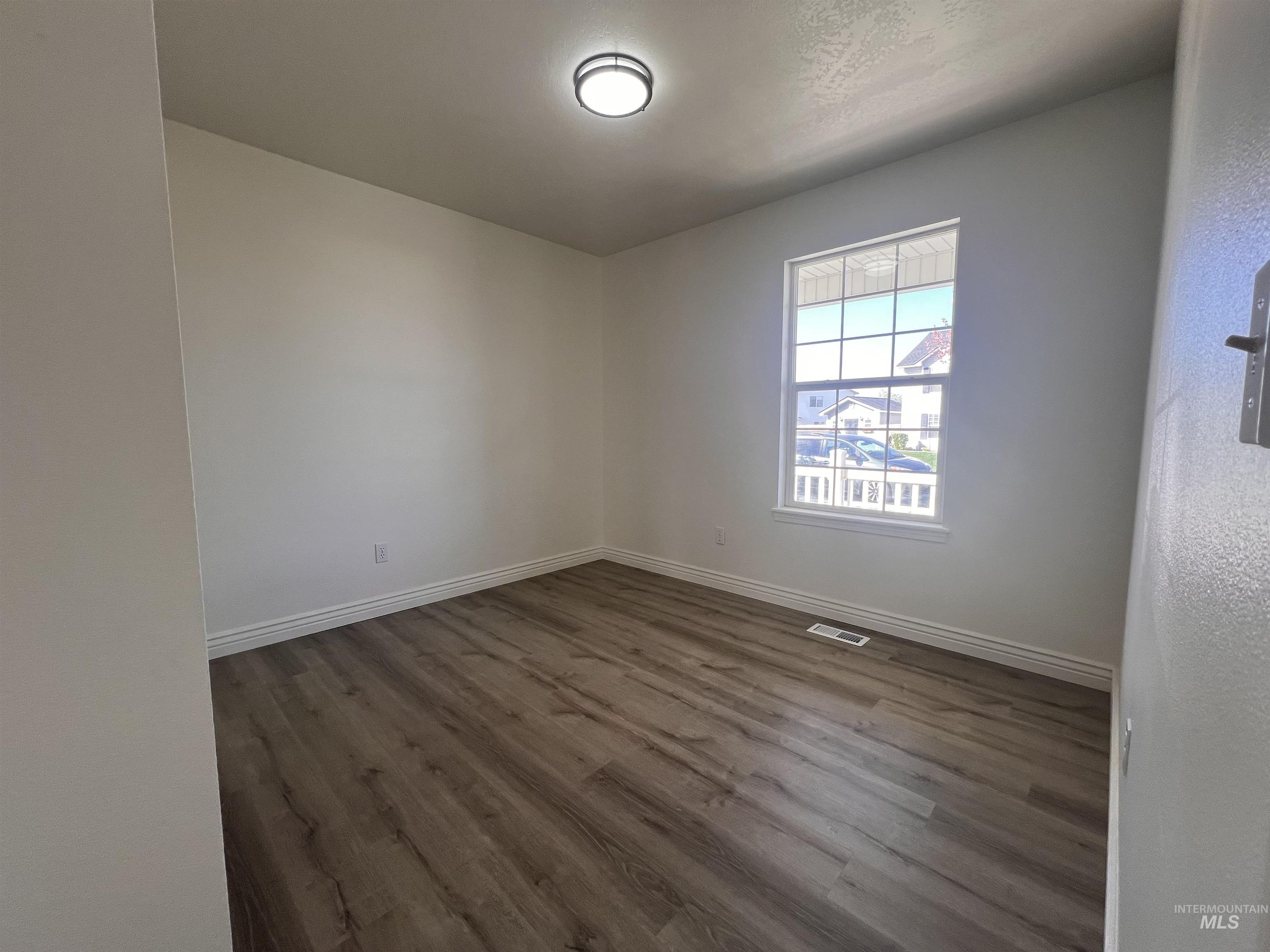 35 S Tamarack Way Property Photo 7