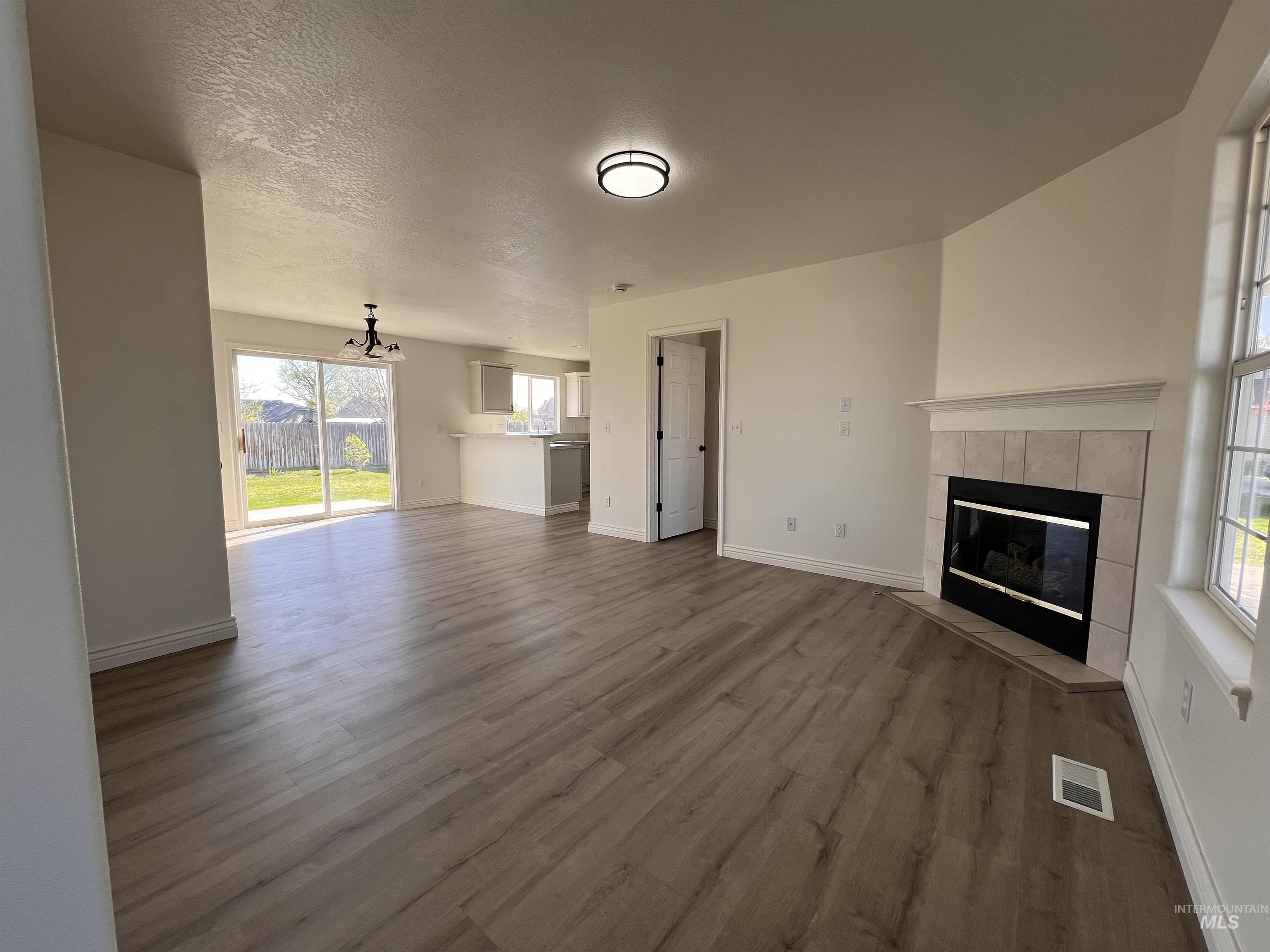 35 S Tamarack Way Property Photo 9